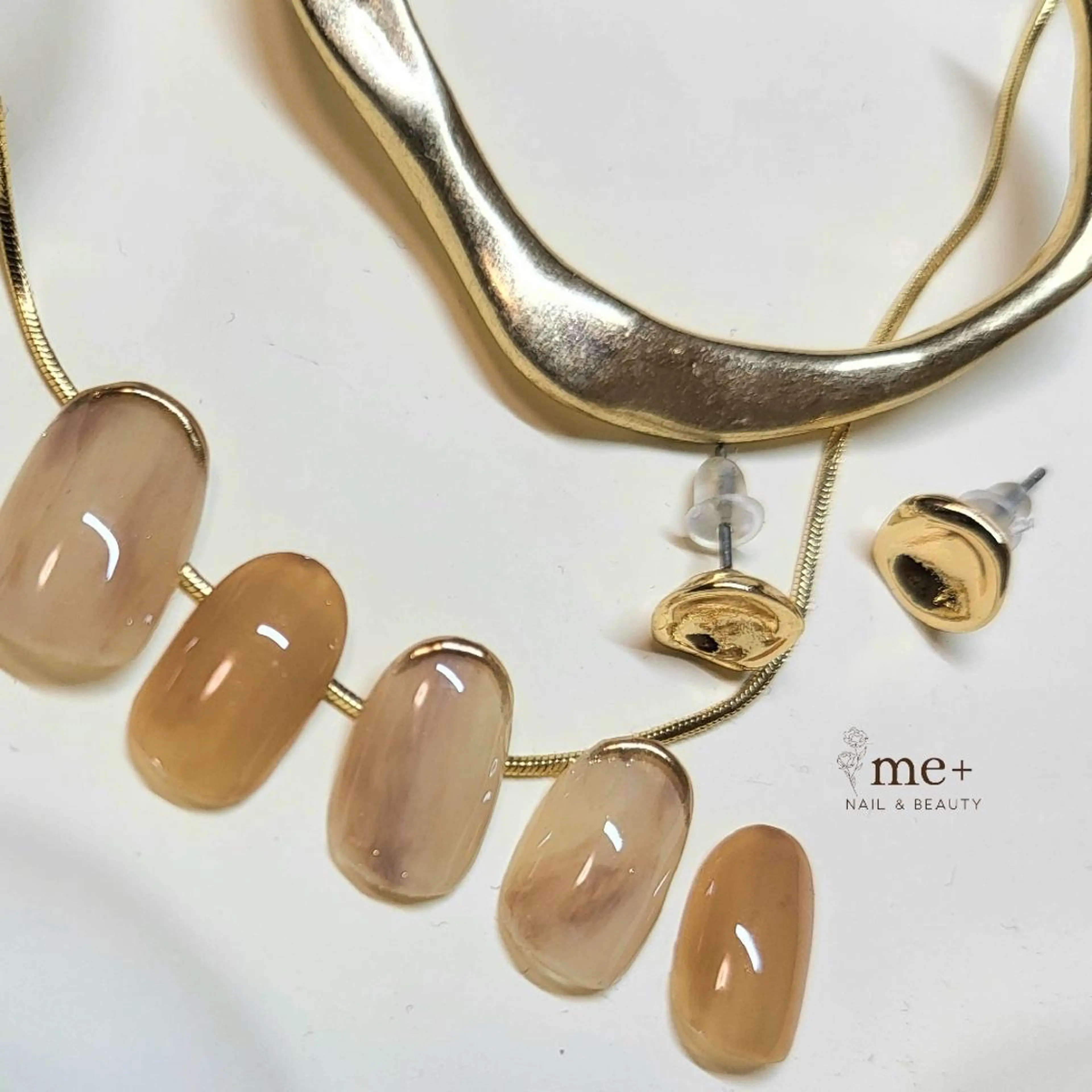 ネイル カジュアル ミラーネイル 【豊中駅徒歩2分】 me+のネイルデザイン