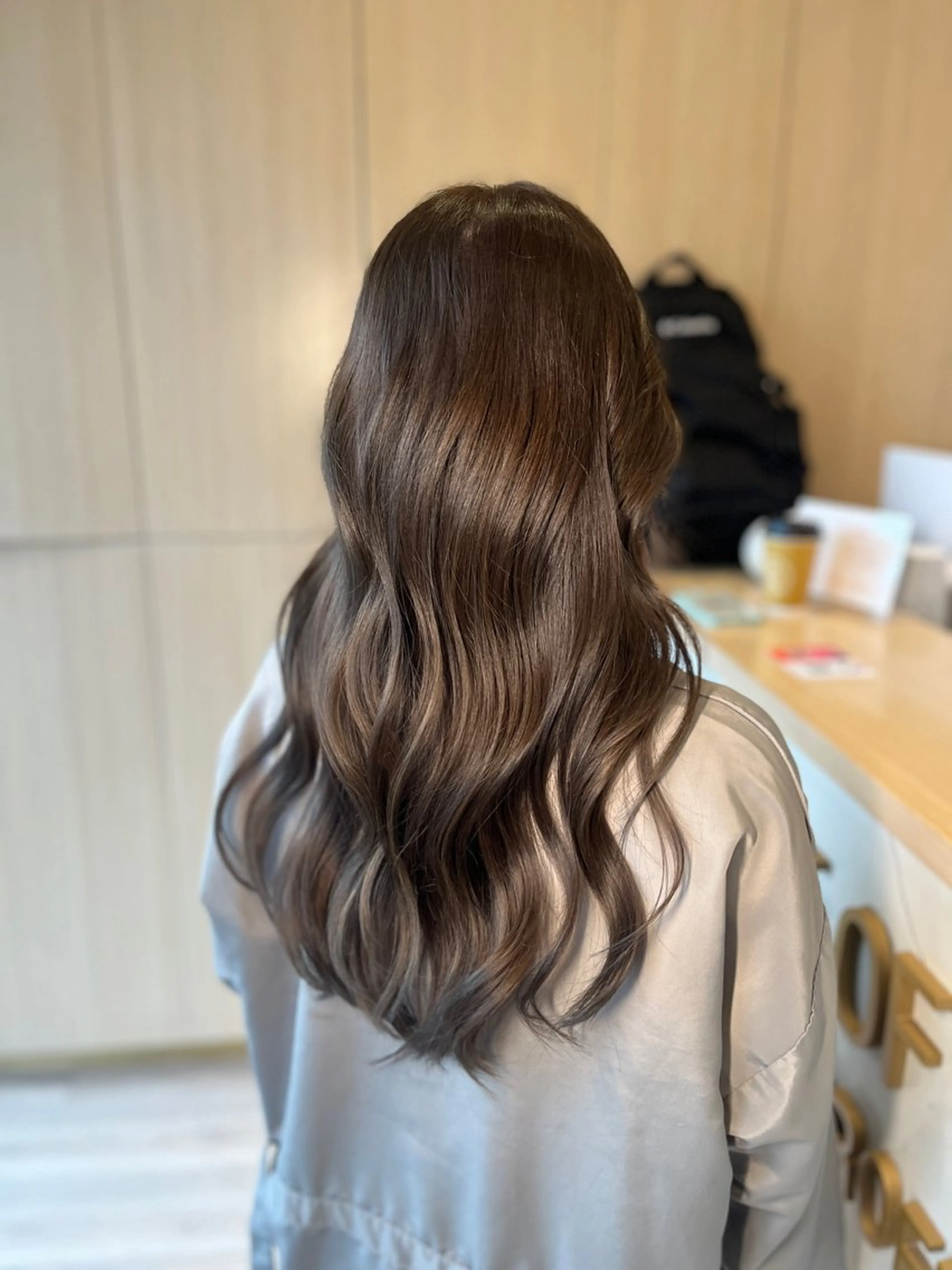 ロング カラー アッシュ アッシュブラウン ブラウンカラー hair salon lien所属・タブチ ヒナコのヘアスタイル