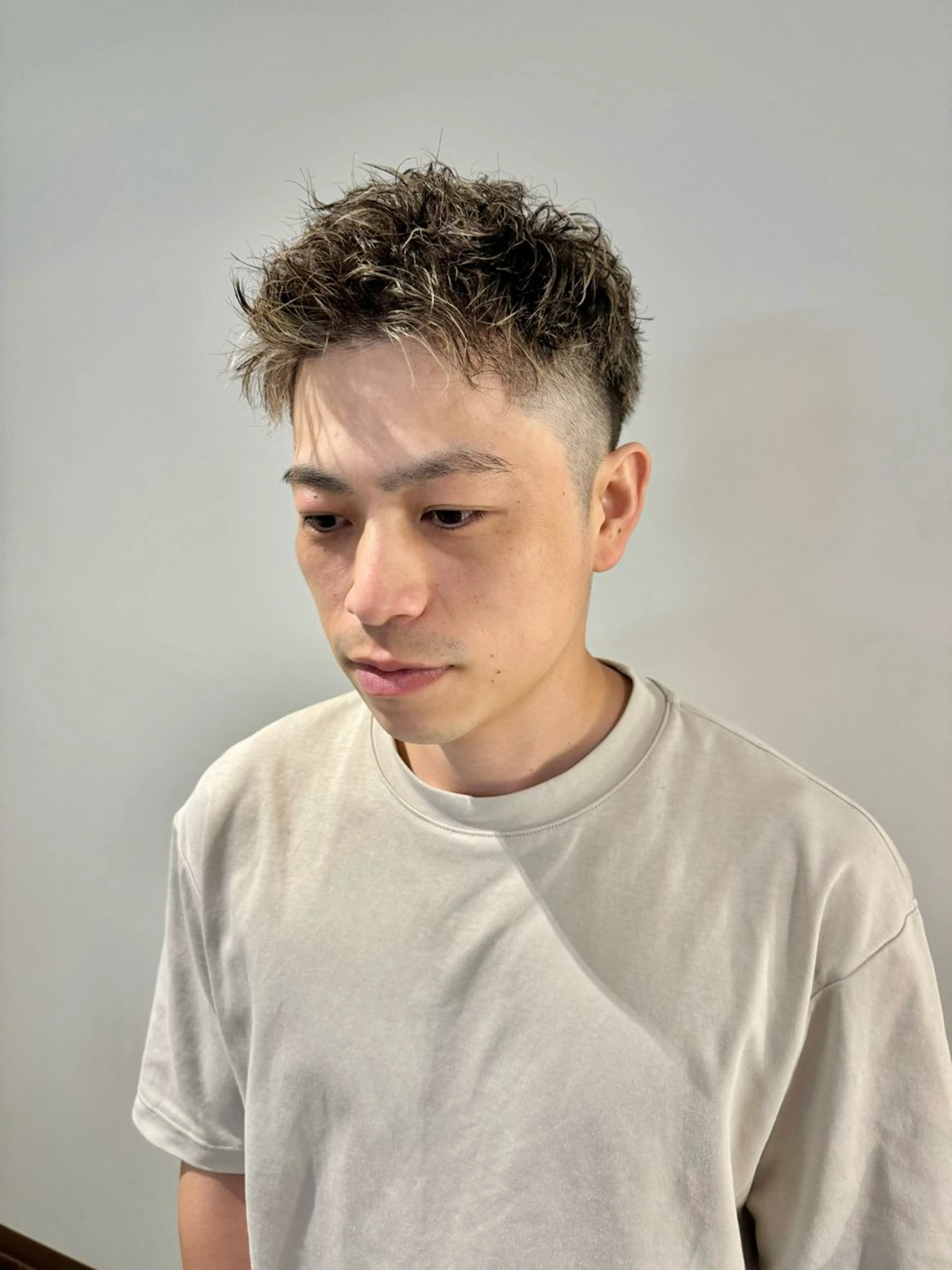 カラー パーマ メンズ メンズハイライト メンズパーマ メンズツイストパーマ ハイライトカラー ツイストパーマ Tink　天神店所属・今村賢治/メンズ/ レイヤー✨艶カラーのヘアスタイル