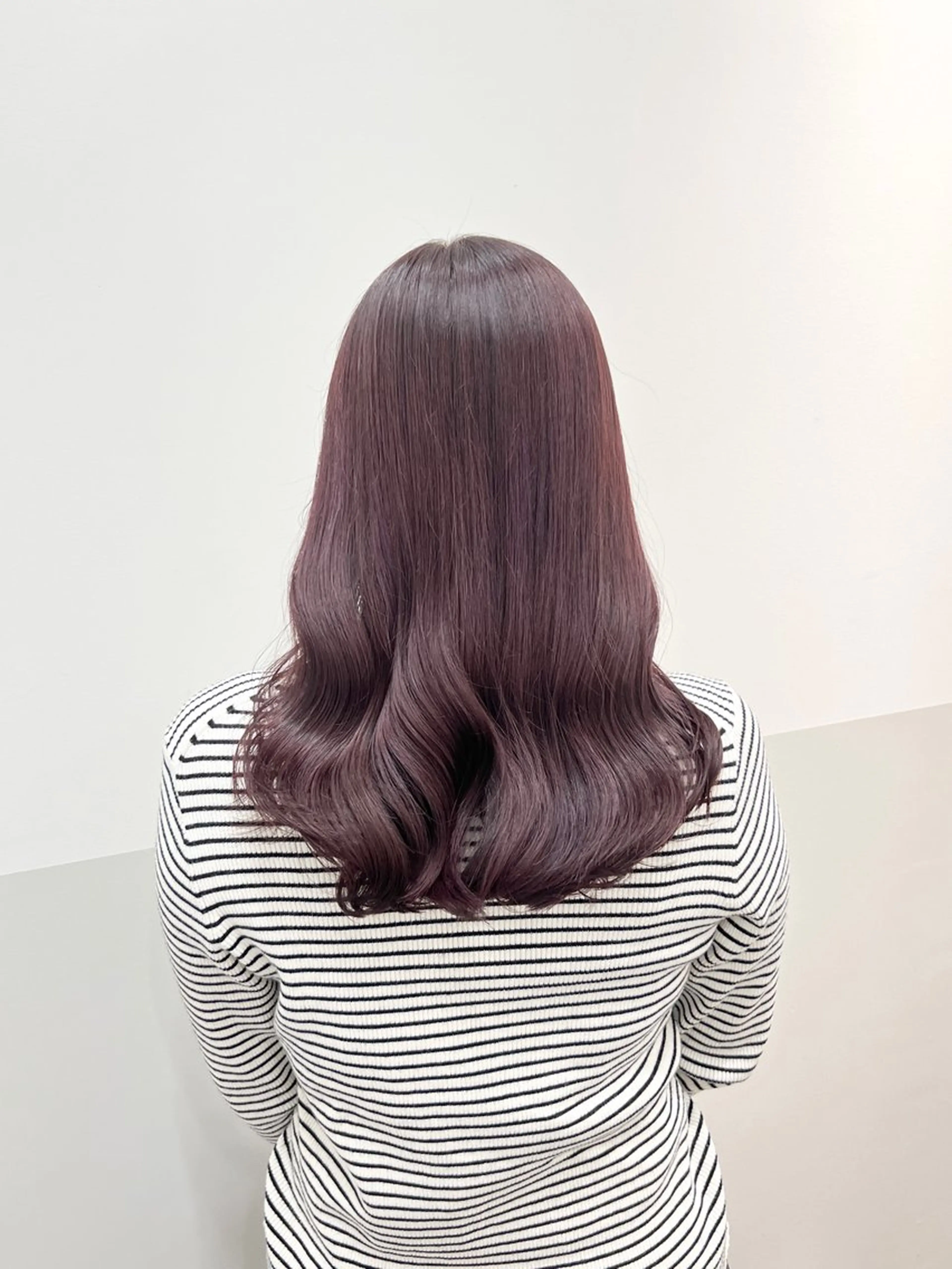 ミディアム カラー ヘアアレンジ カシス 透明感カラー ハイライトカラー ピンクカラー ハイライト カット ヘアカラー SALOWIN川崎所属・似合わせレイヤー/ 美髪縮毛矯正/ミナエのヘアスタイル