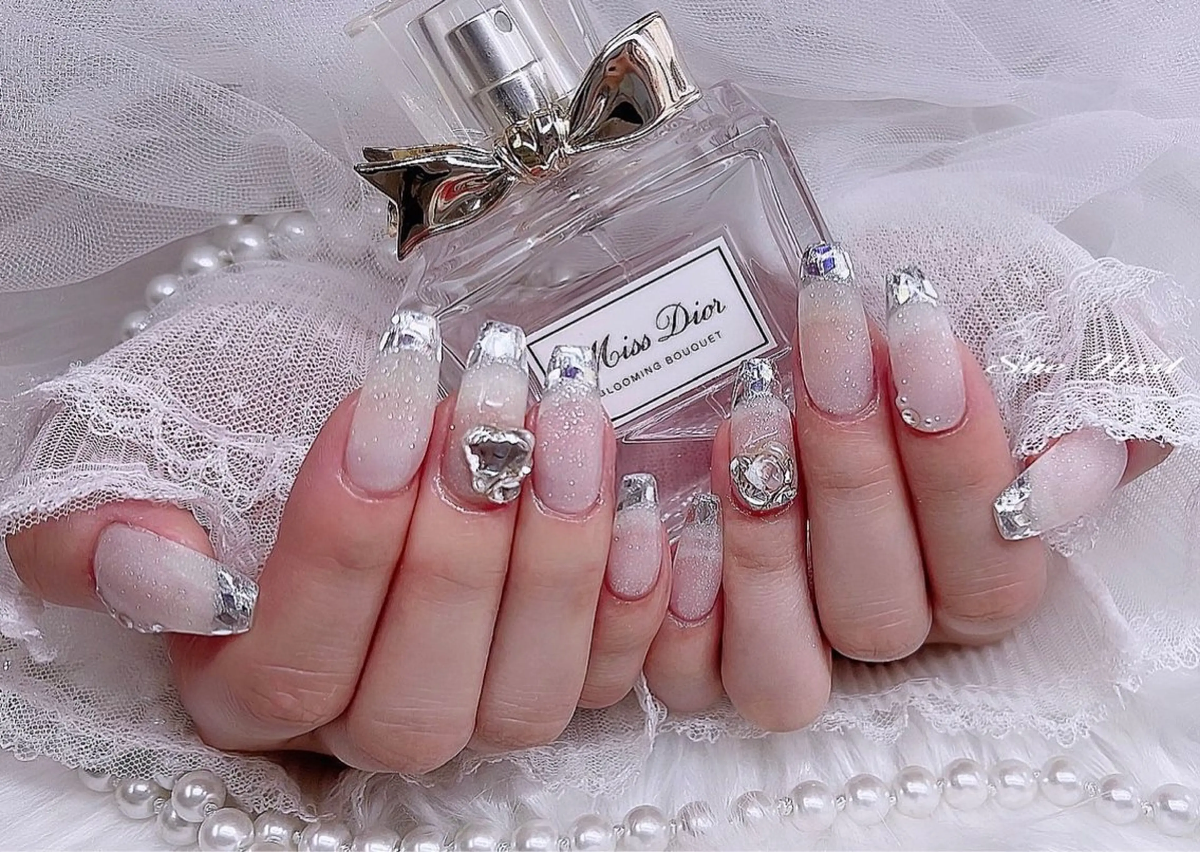 ネイル チークネイル 長さ出し フレンチネイル ガラスフレンチ グラデーション She   Nail所属・ISA_ BELLAのネイルデザイン