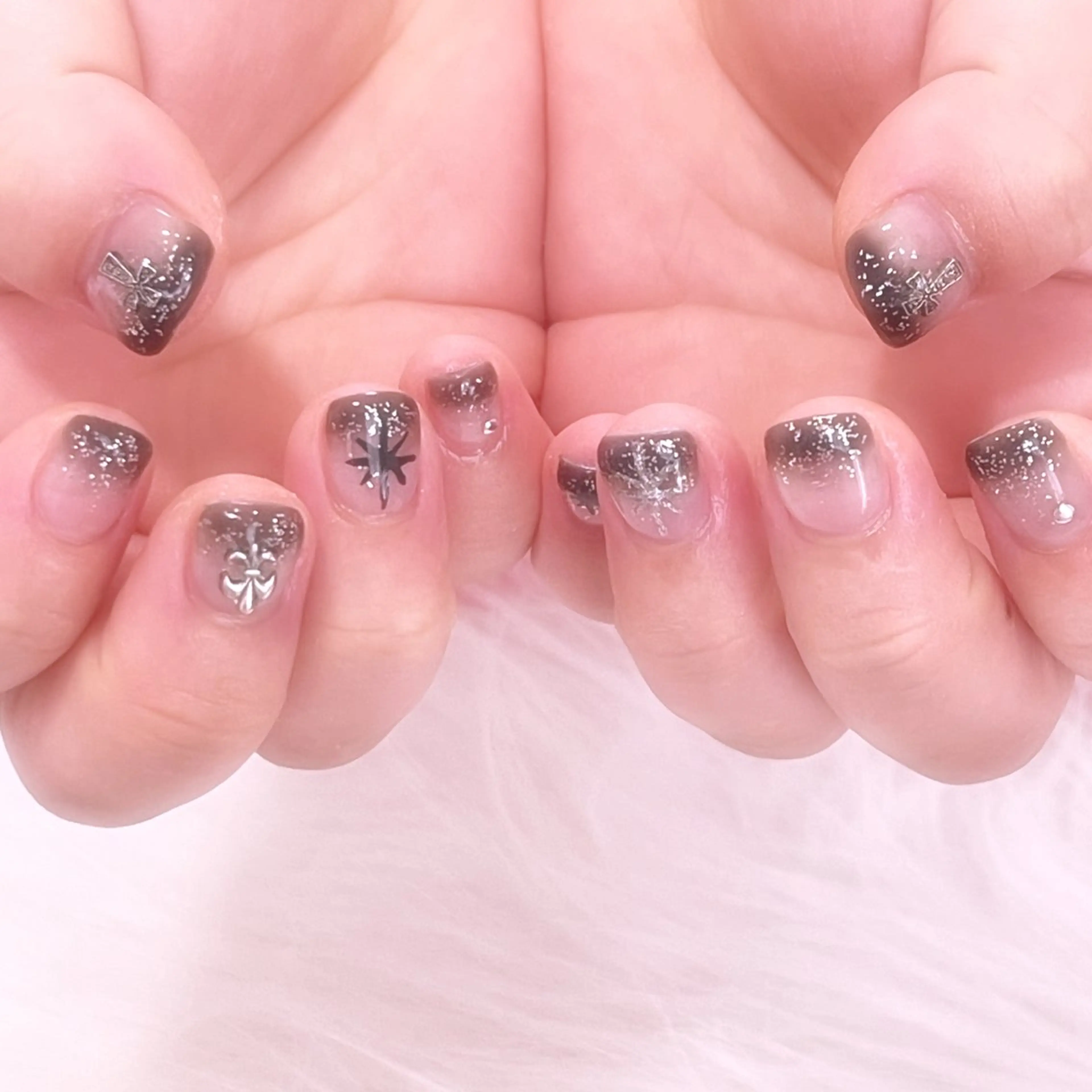 ネイル アートネイル 持ち込み ハンドネイル 梅島のネイル屋さん所属・梅島の ネイル屋さんのネイルデザイン