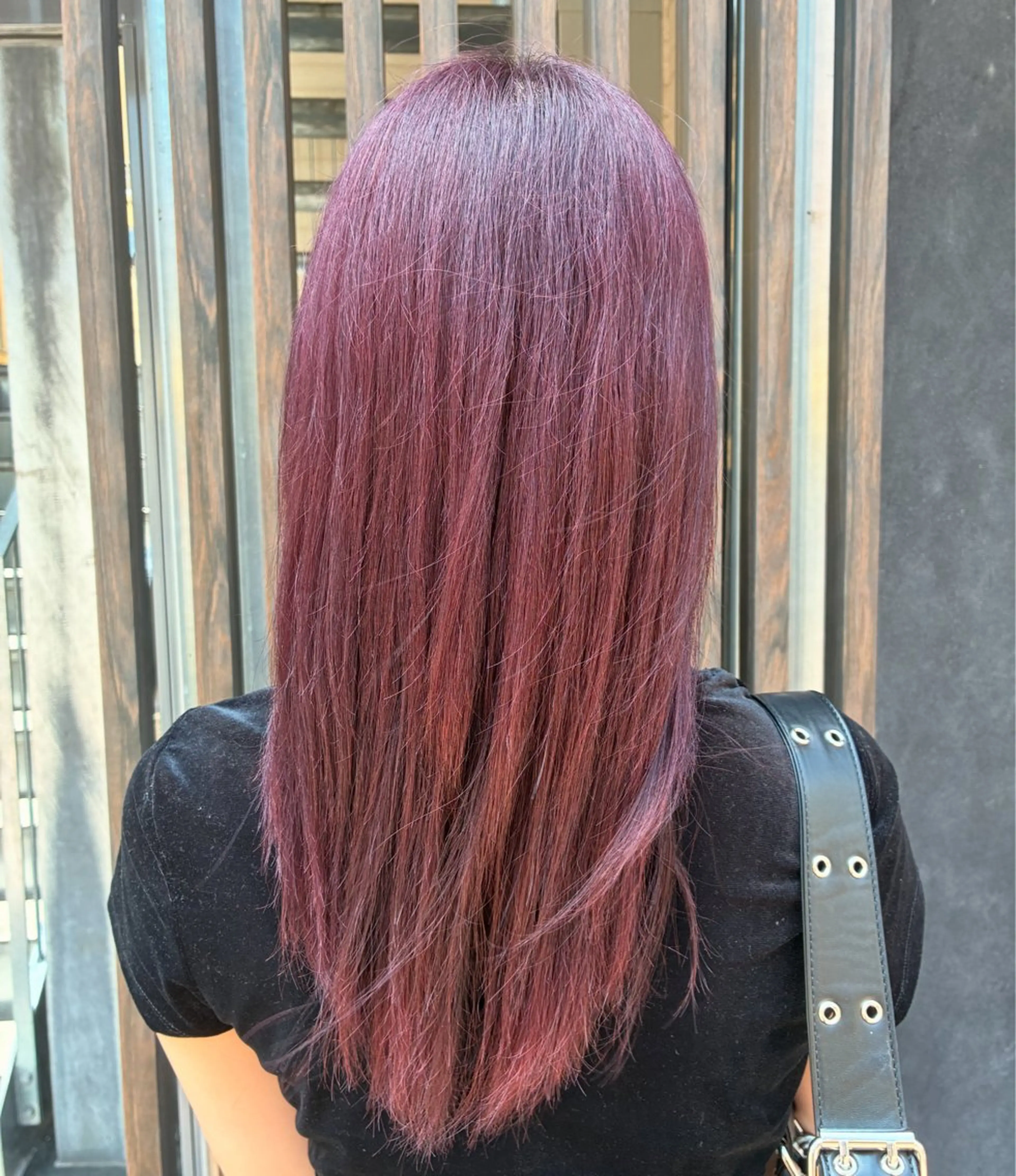 ミディアム カラー 佐藤 琴海のヘアスタイル