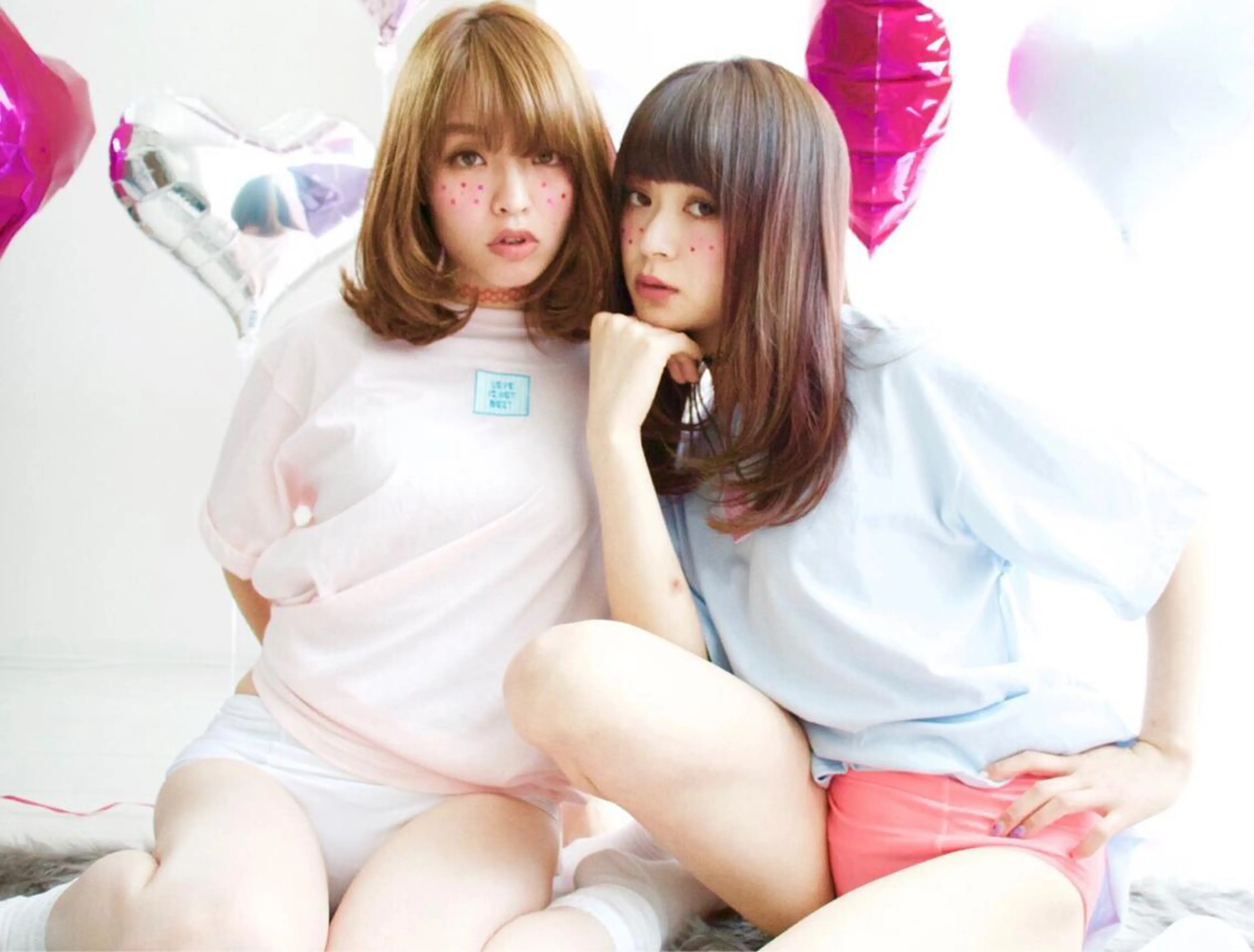 ミディアム セミロング カラー パーマ ILu.所属・櫻井 愛弓のヘアスタイル