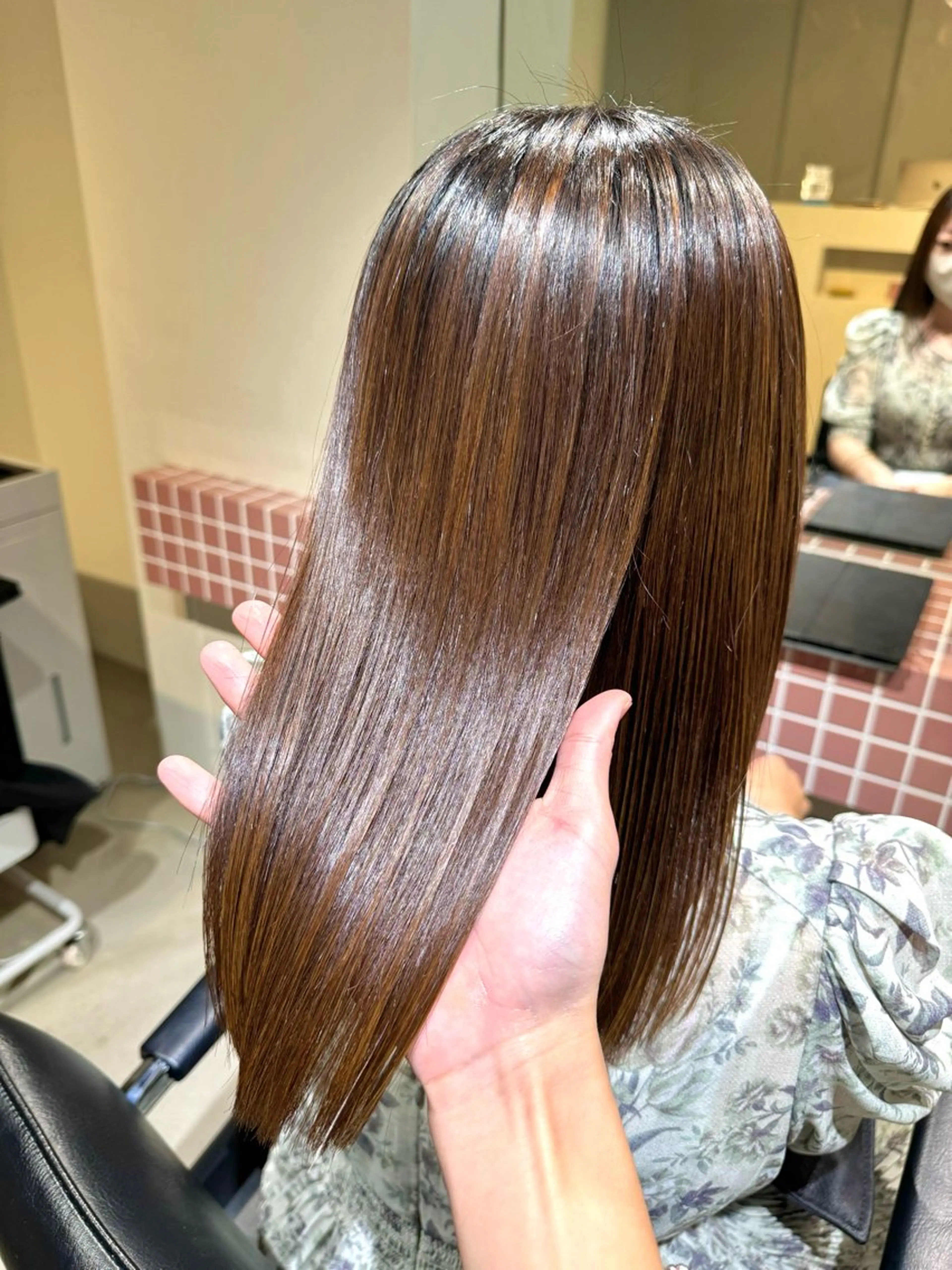 セミロング アッシュ ボブ 髪質改善 レイヤーカット 縮毛矯正 髪質改善スペシャリス ト長尾勇弥/梅田中津のヘアスタイル