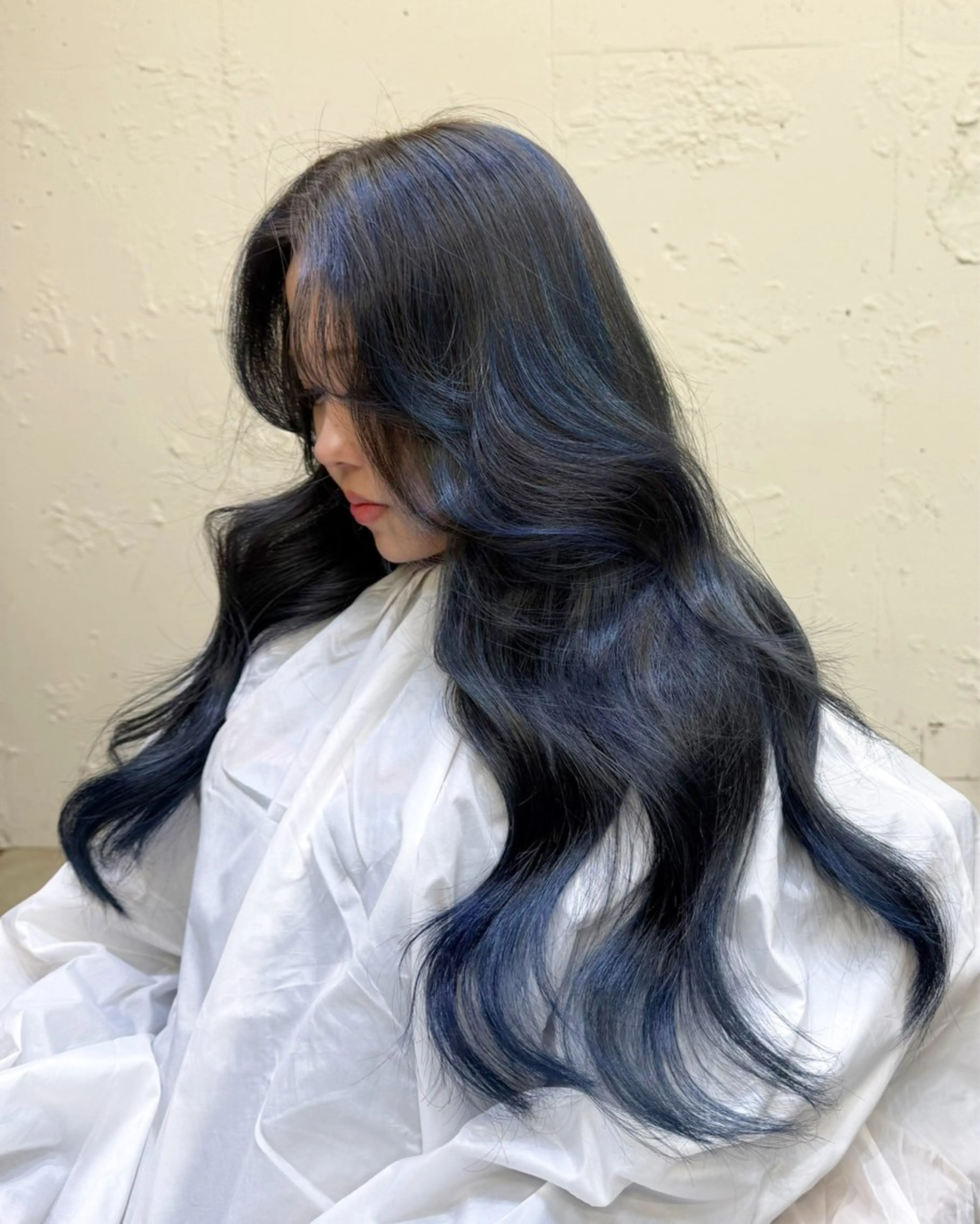 ロング ヘアカラー RINA ブリーチ / 海外レイヤーのヘアスタイル