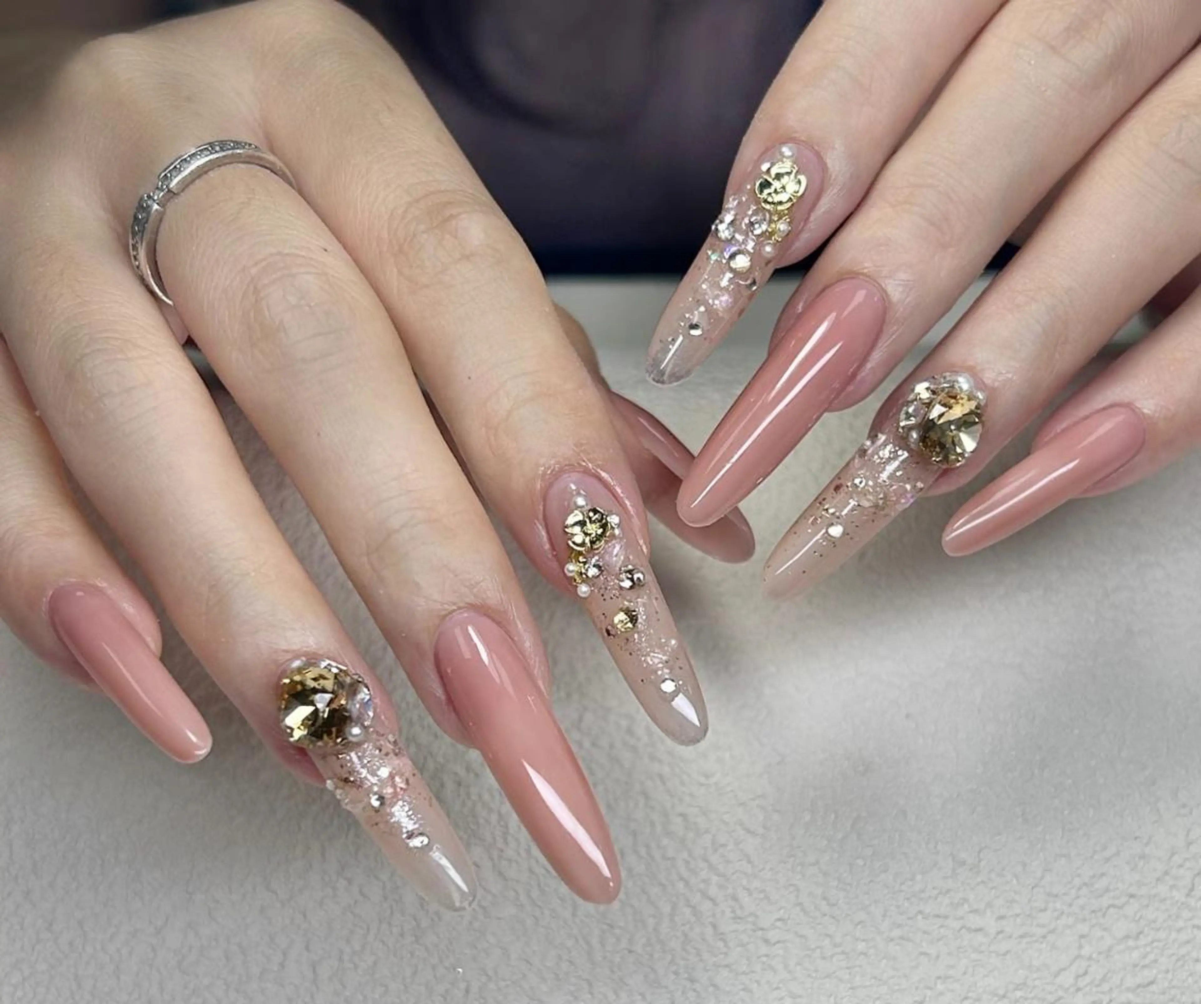 ネイル ハンドネイル 🎀 Ayaka_nailのネイルデザイン