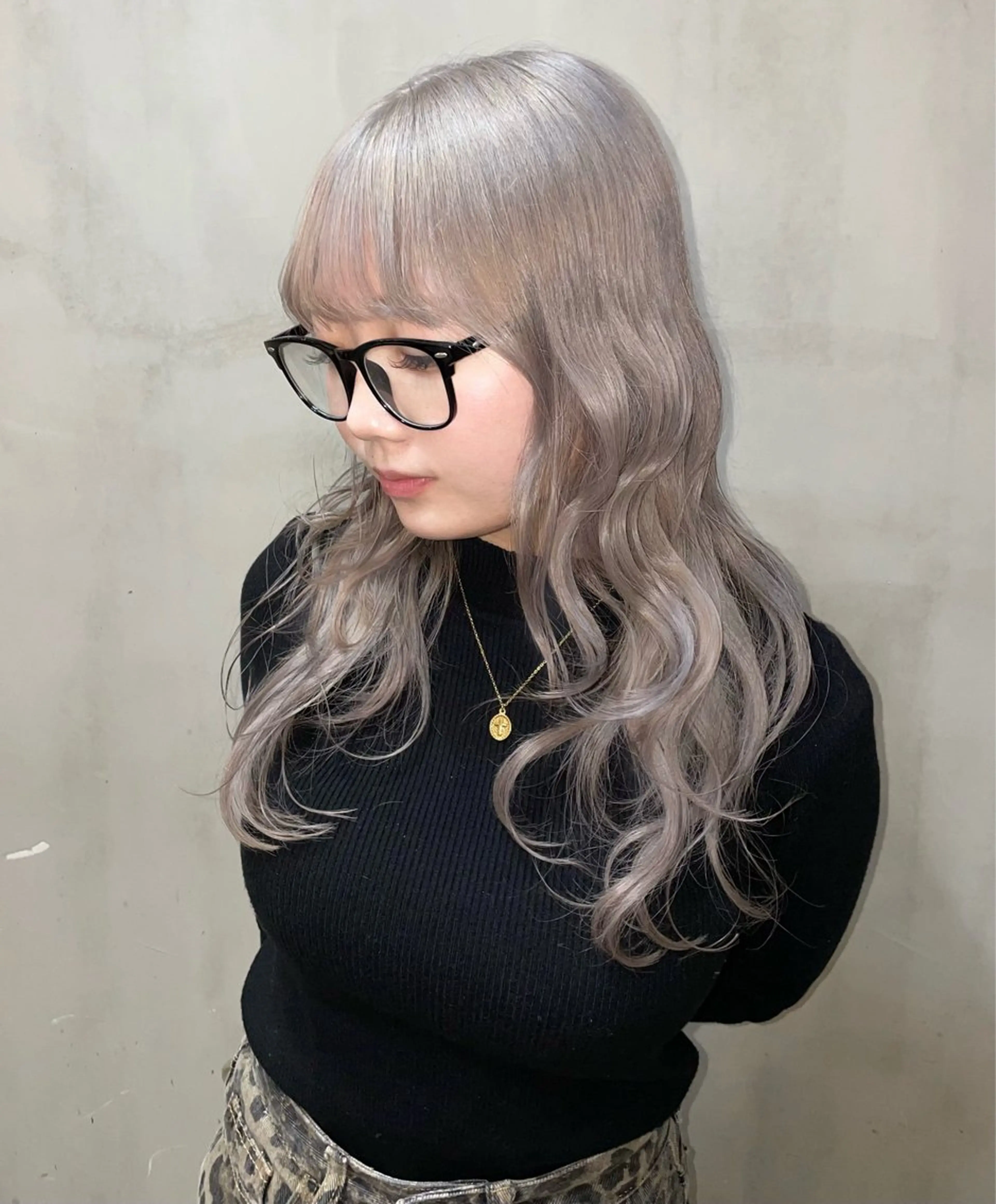 ロング ヘアカラー トリートメント ハイトーン/デザイン honokaのヘアスタイル