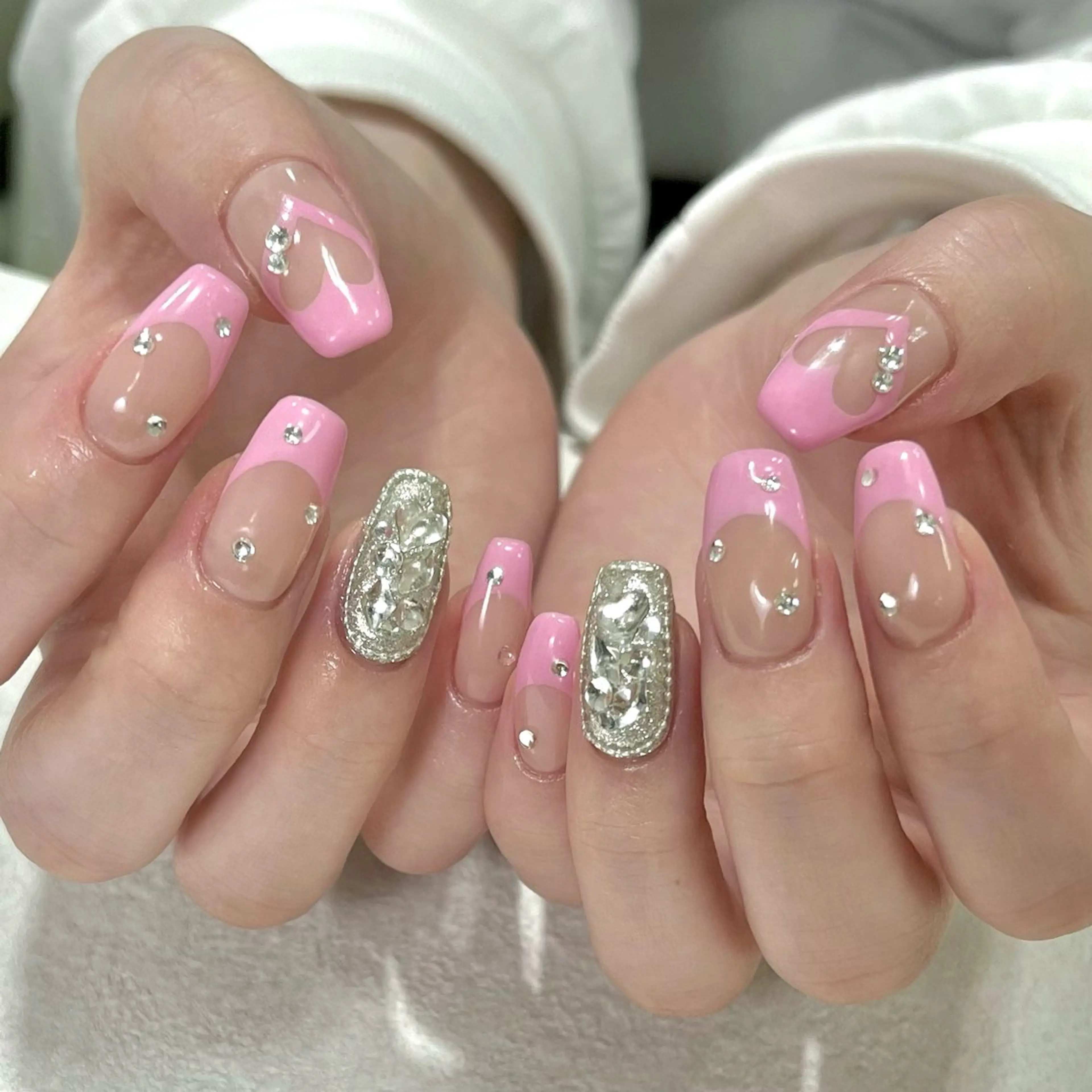 ネイル フレンチネイル ガーリー ハート キラキラネイル ラメ(グリッター) ハンドネイル フットネイル para ☀︎ sol by BECK所属・Para Sol nail　Maoのネイルデザイン