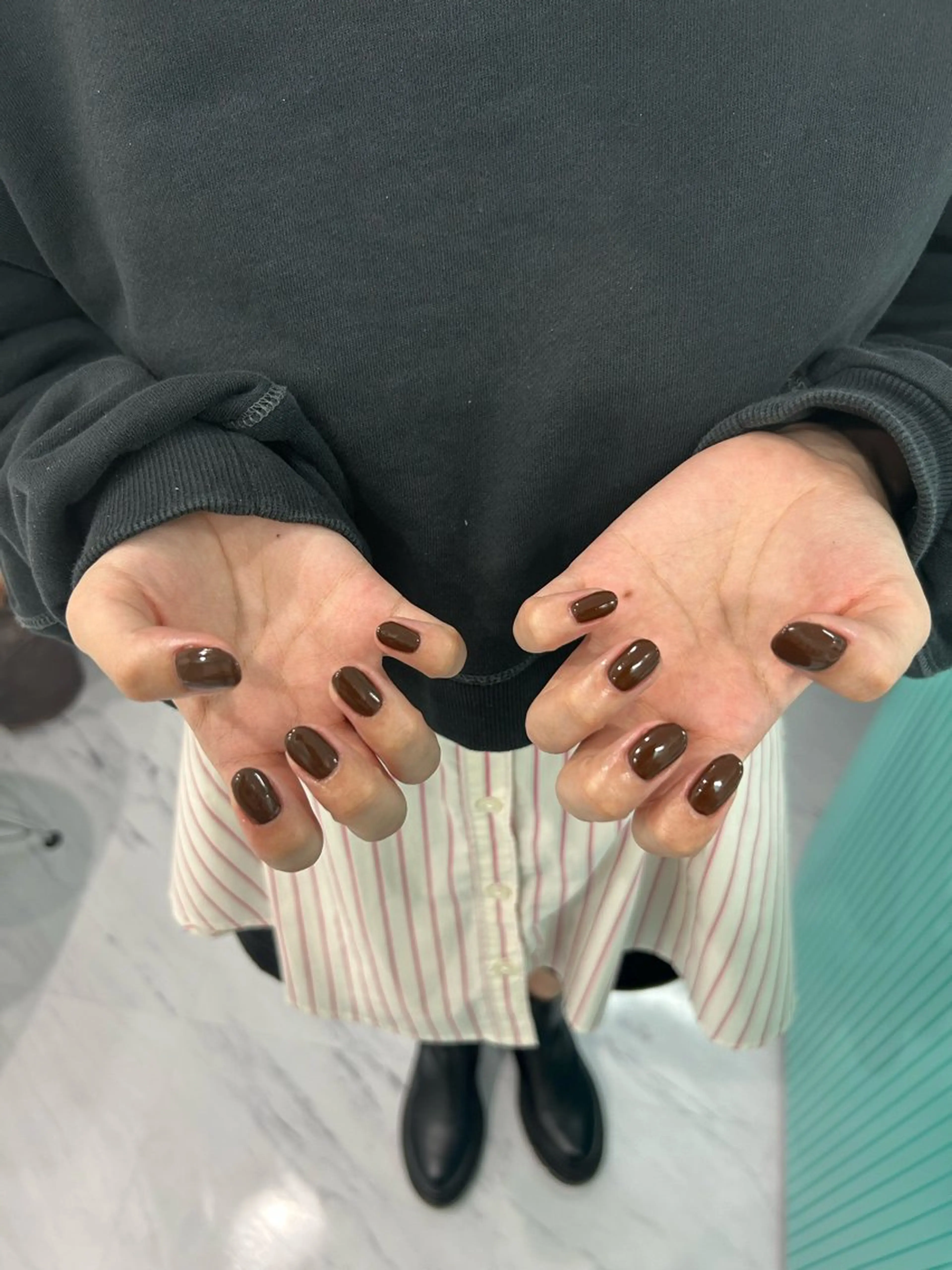 ネイル ブラウン ワンカラーネイル 加藤 楓子のネイルデザイン