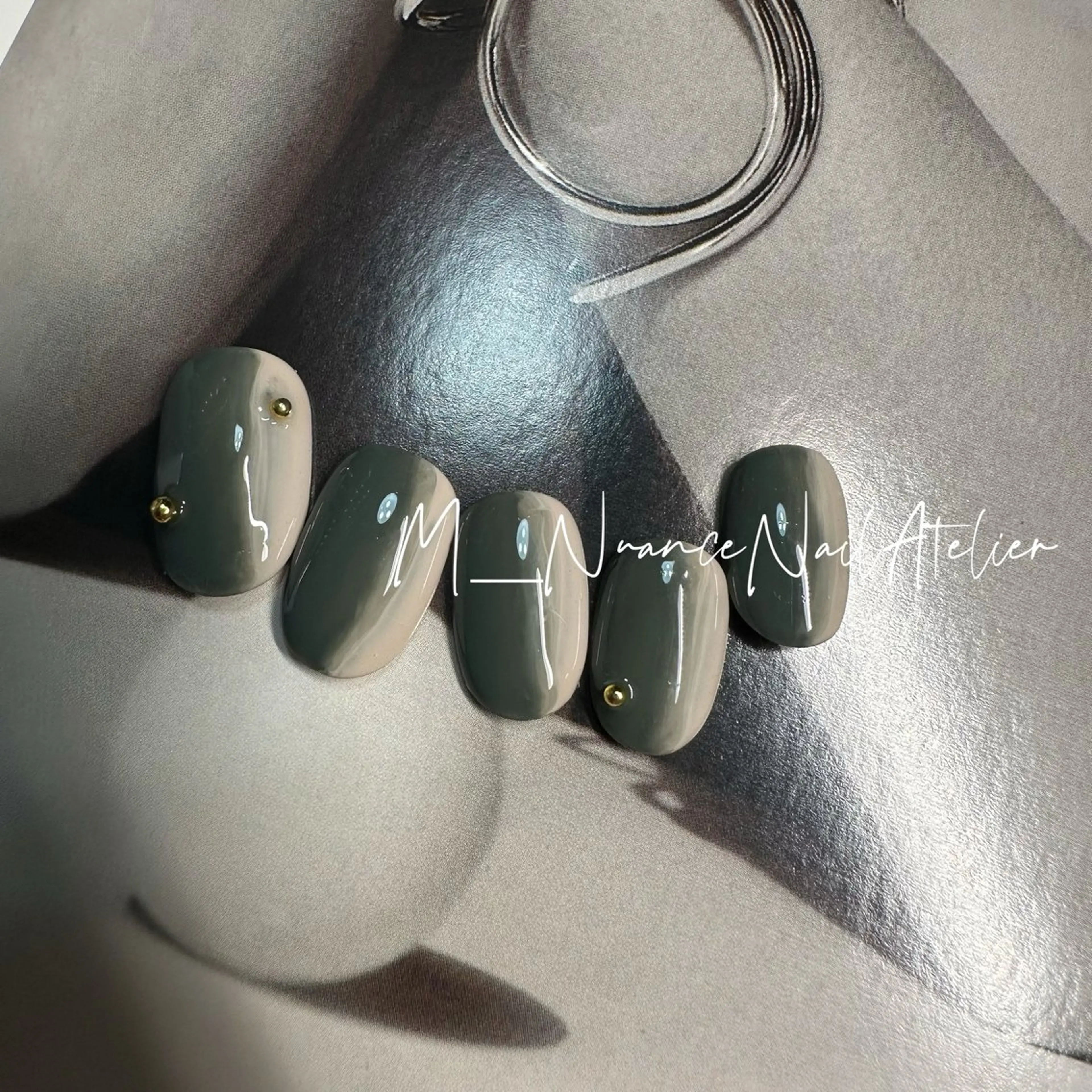 ネイル マグネットネイル ニュアンスネイル オフィスネイル シンプルネイル GO TODAY横浜Solace店所属・M___nail atelierのネイルデザイン