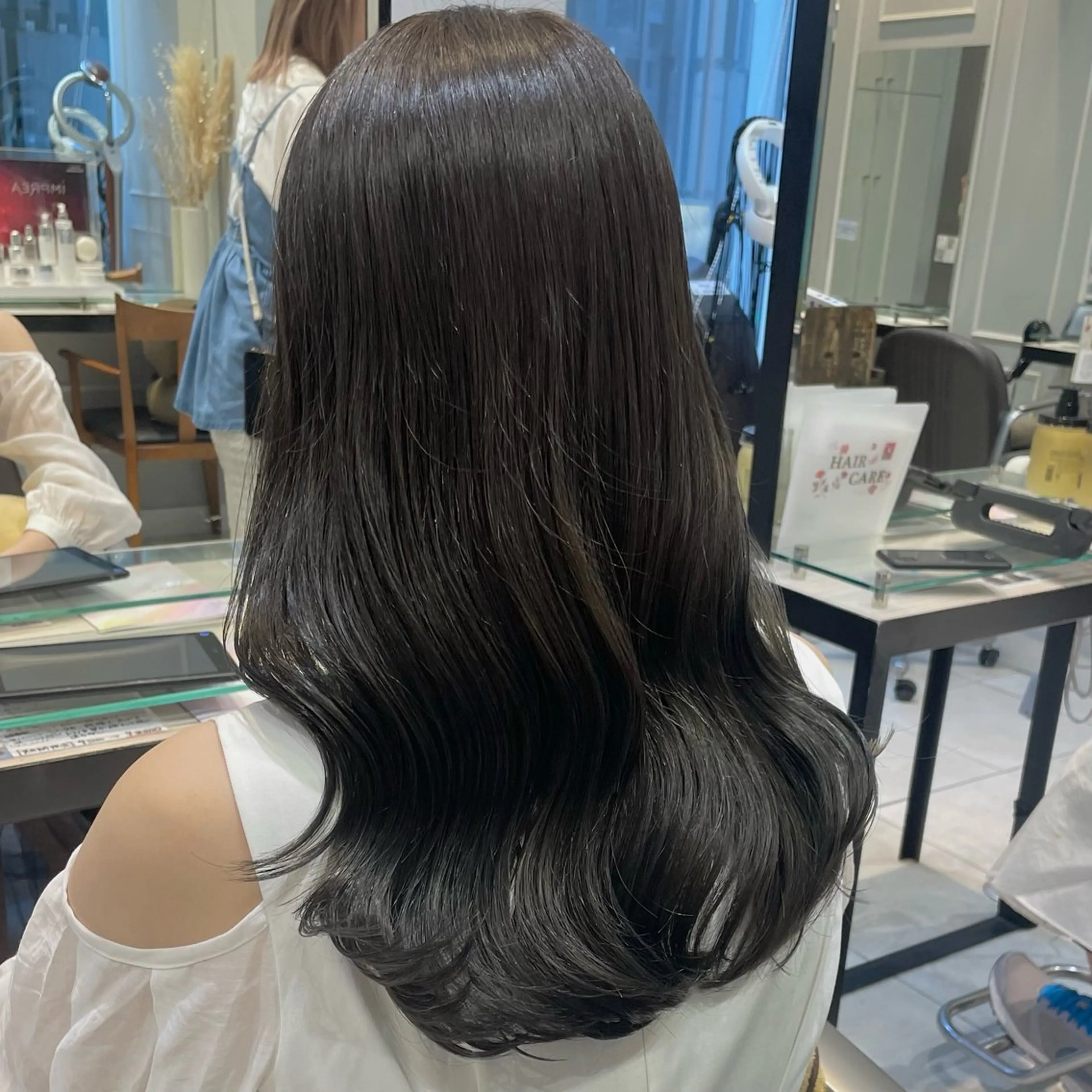 ロング カット ヘアカラー トリートメント 🩶赤み消しカラー 🐈‍⬛荻野美思🐾のヘアスタイル