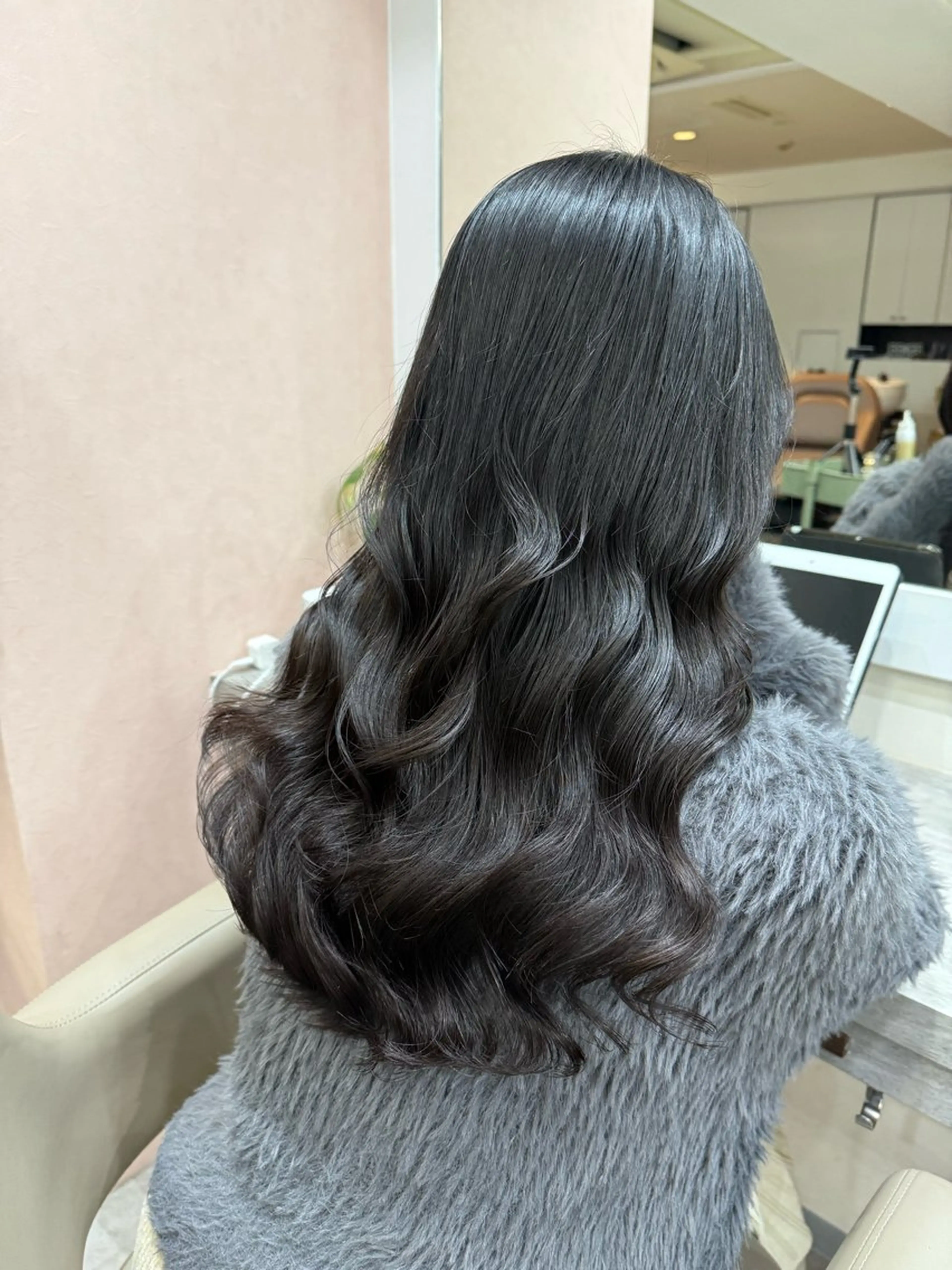 ロング パーマ ボブ 髪質改善 韓国風ヘア ロング 小顔カット コテ巻き/パーマ/艶 透明感/荻原凜太郎のヘアスタイル