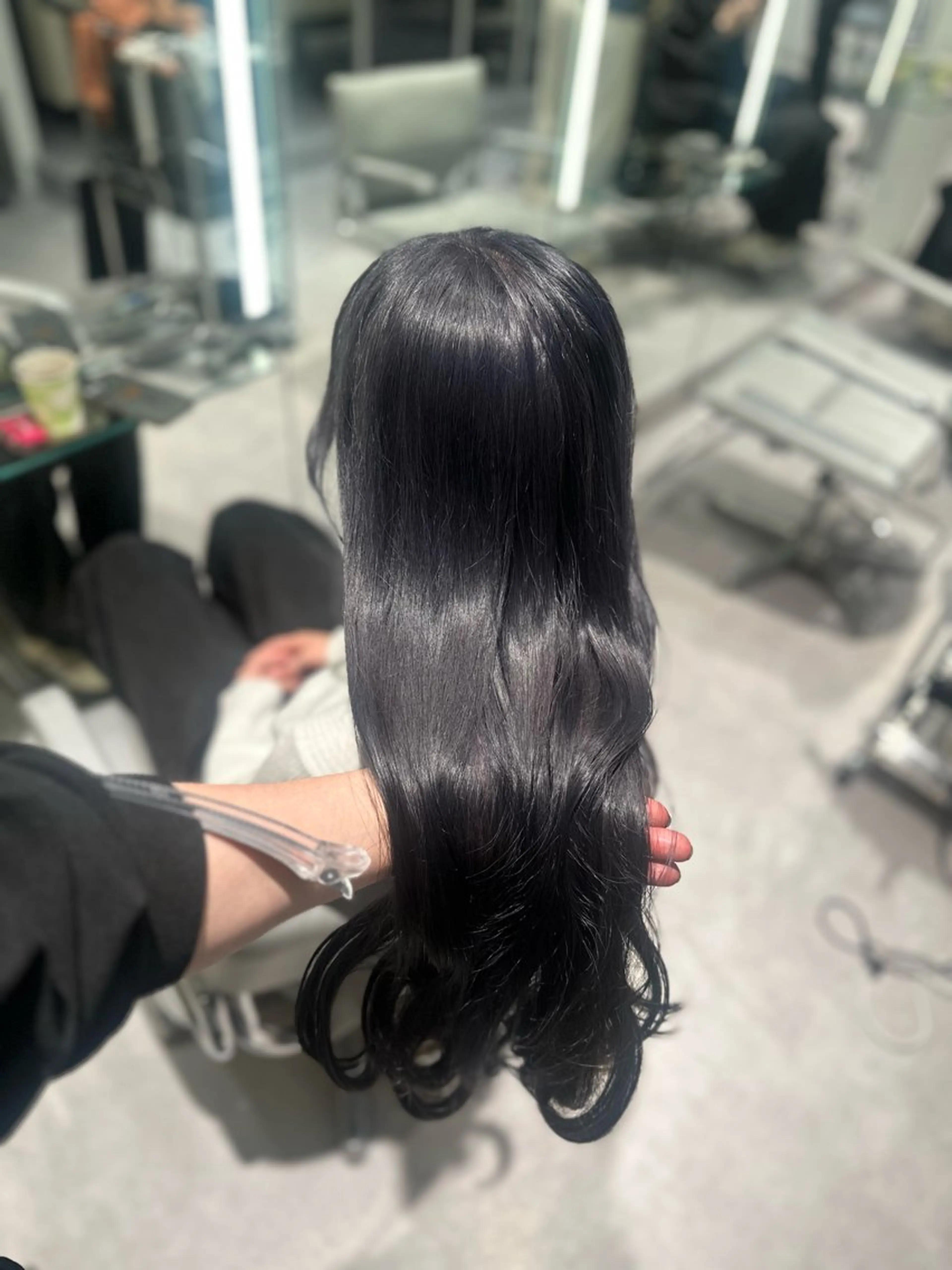 ロング カラー ブリーチ 透明感カラー ラベンダーカラー ラベンダーグレー ヘアカラー 髪質改善 支持率 Ｎｏ.1いぶきのヘアスタイル