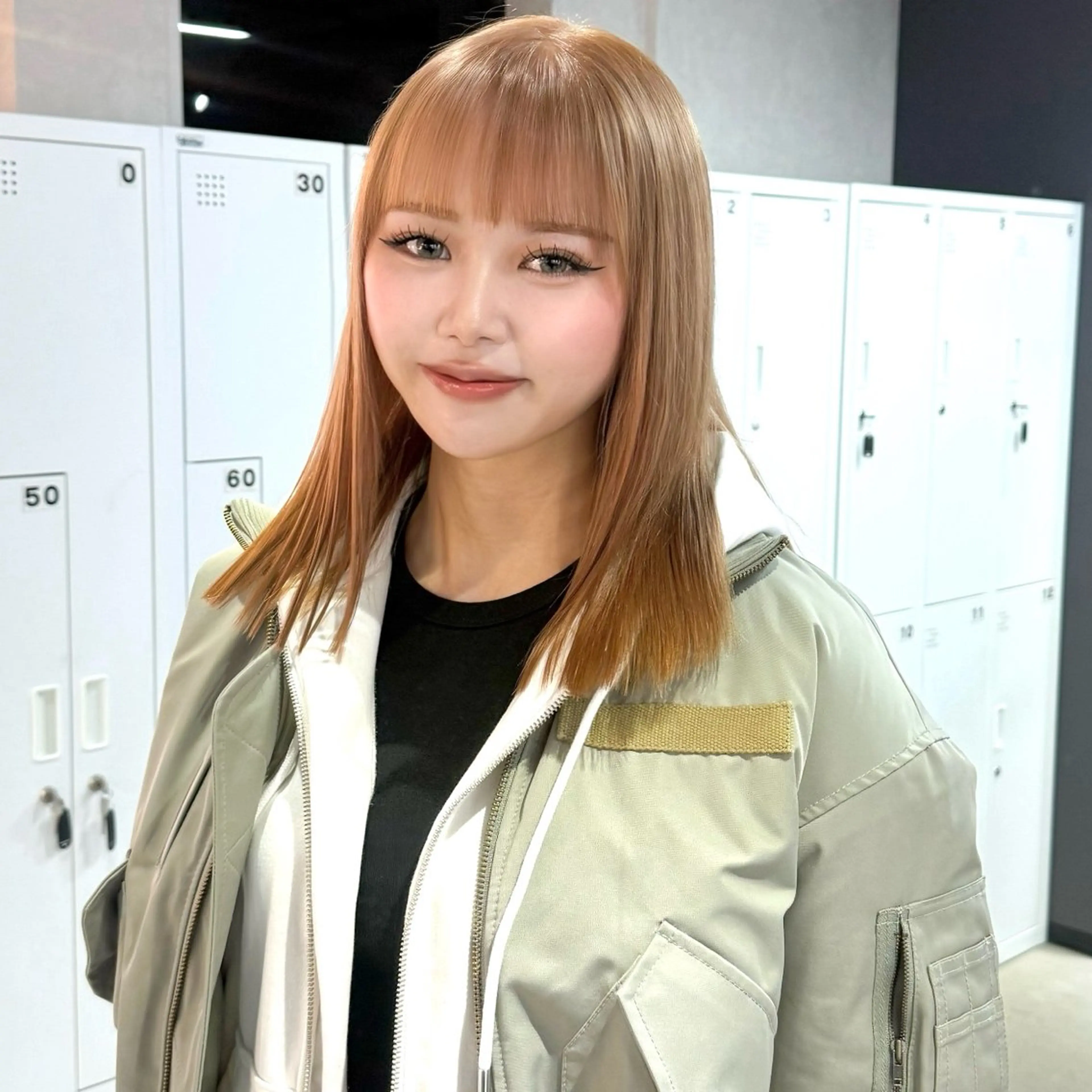 ミディアム カラー ベージュカラー ブリーチ ケアブリーチ ヘアカラー 🎀ミルクティー/暖 色×レイヤー/マリアのヘアスタイル