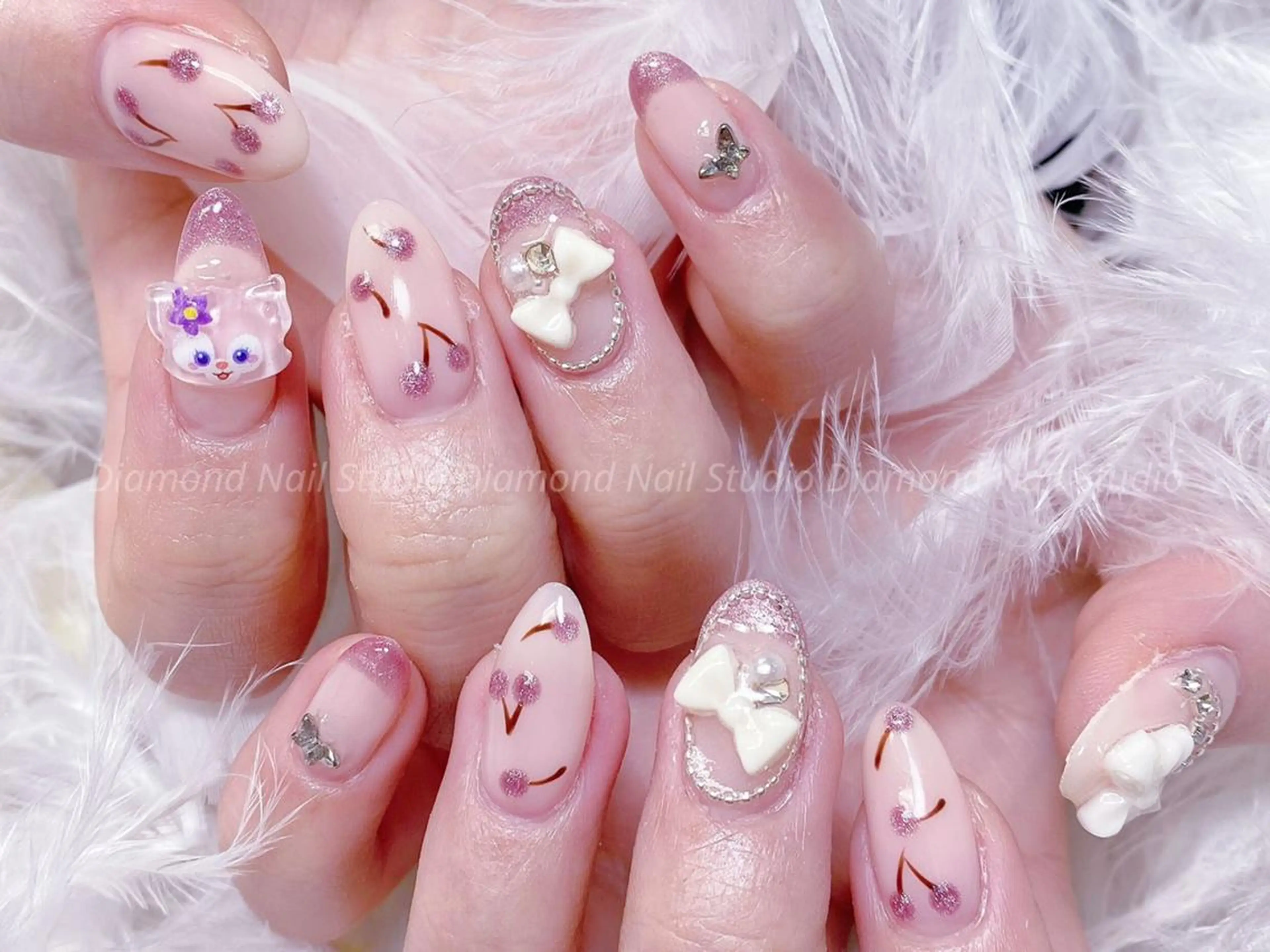 ネイル アートネイル オーロラネイル ガーリー キラキラネイル 韓国ネイル ハンドネイル フットネイル ハンドケア Diamond 🚢のネイルデザイン