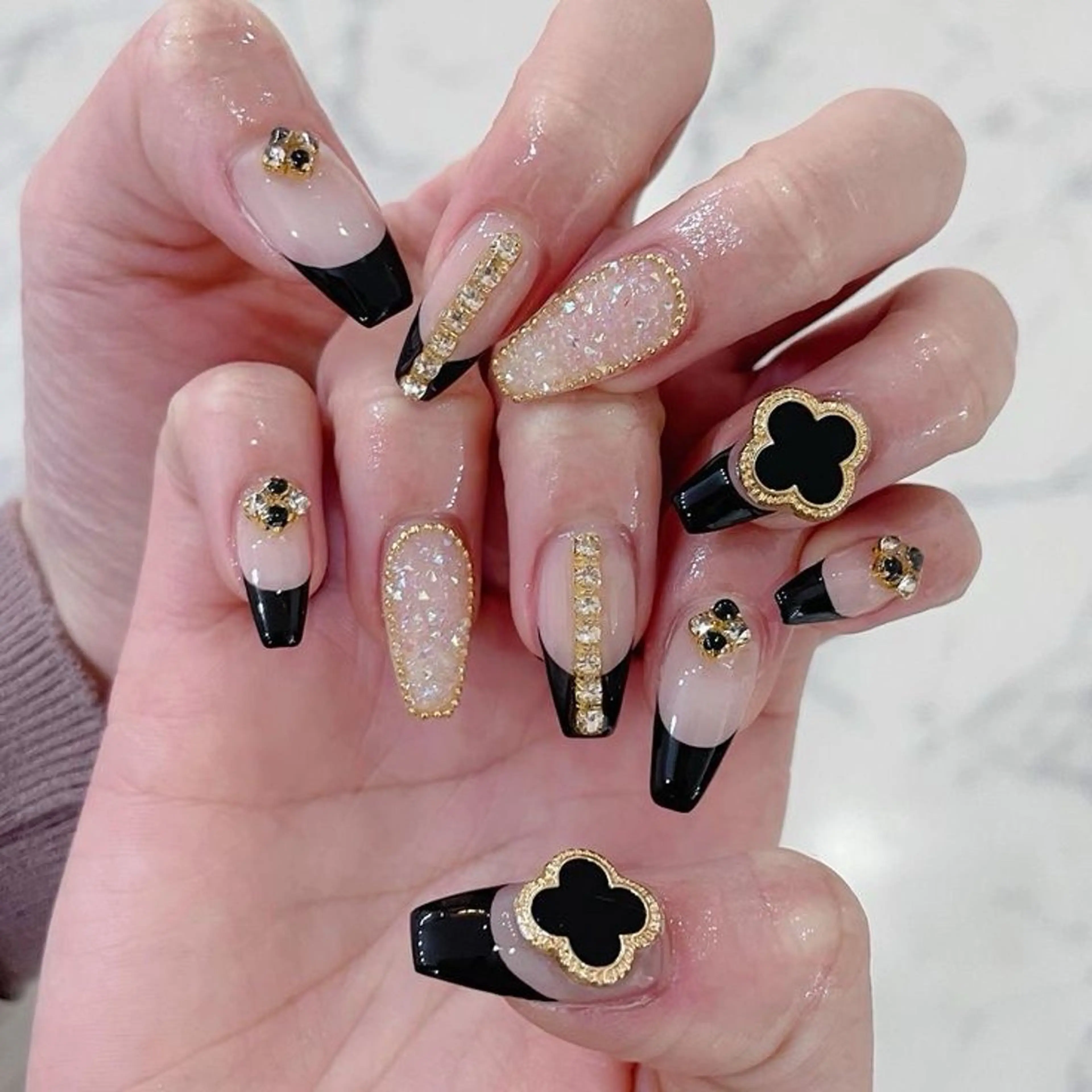 ネイル マグネットネイル ピンク ネイルチップ 冬ネイル Lee Nailsのネイルデザイン