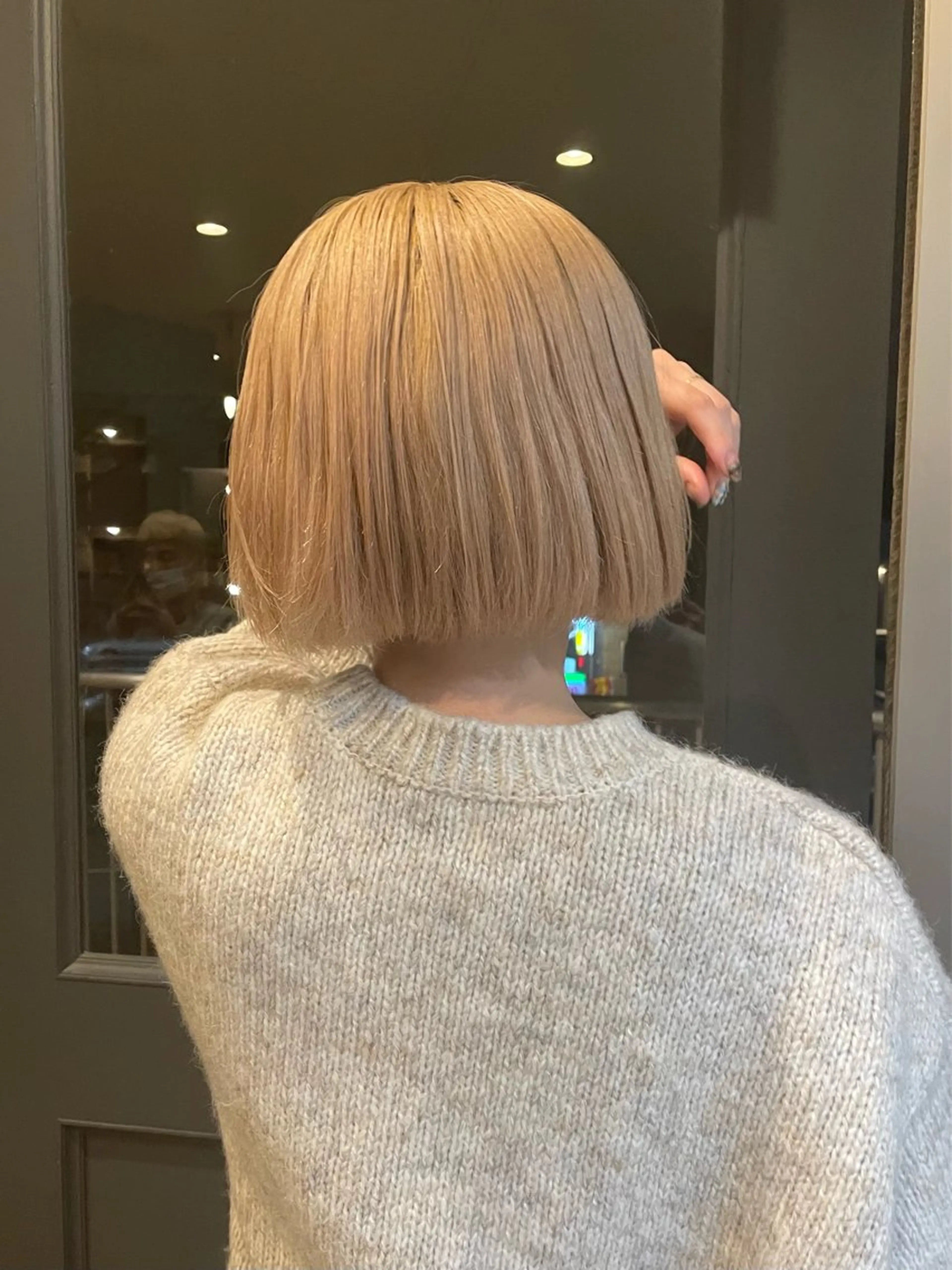 ミディアム カット ヘアカラー トリートメント あやか/ベージュ /透け感カラーのヘアスタイル