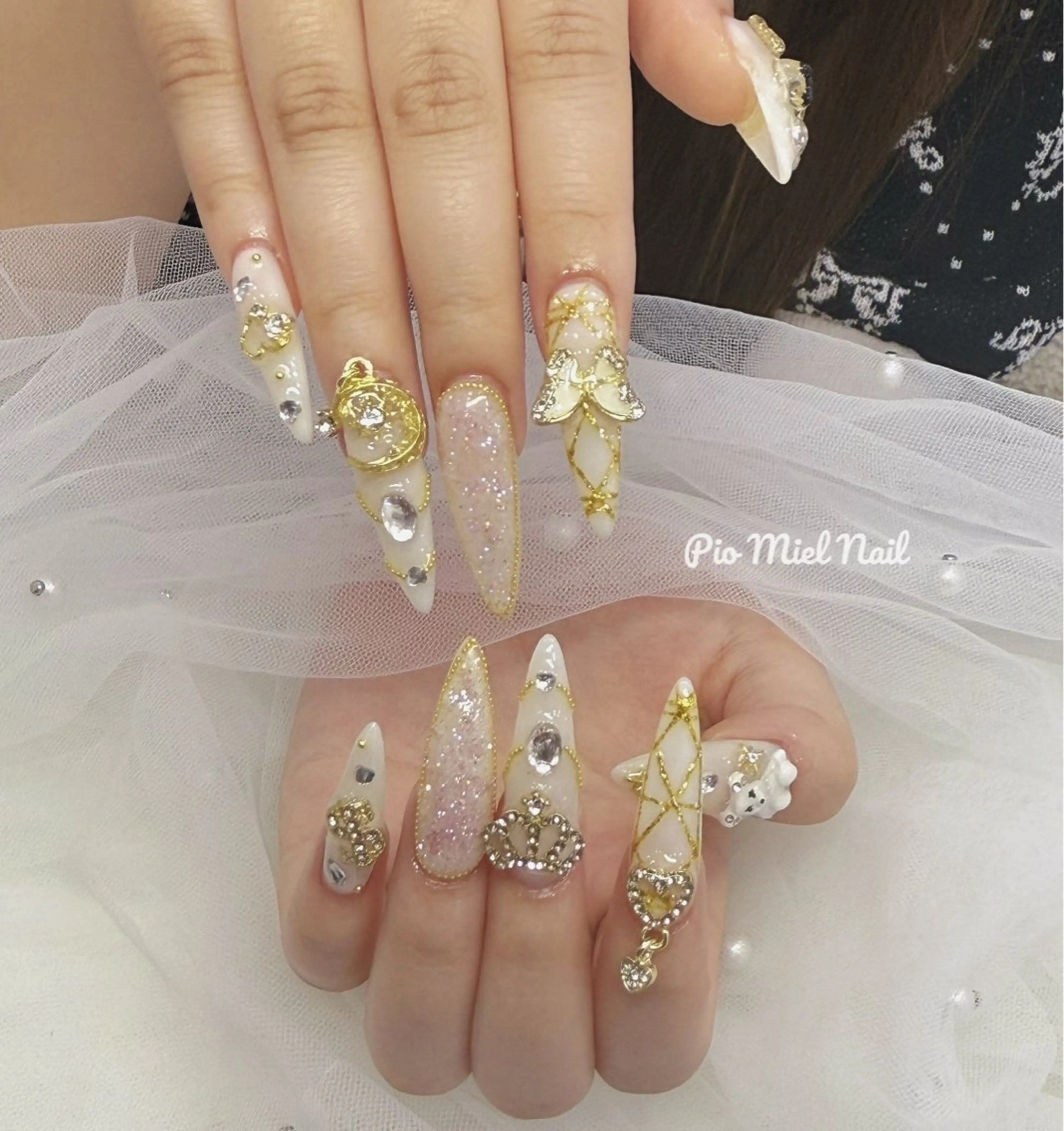 ネイル アートネイル クリアネイル ジェルネイル ゴールド ラメ(グリッター) ハンドネイル HANA 長さだしのネイルデザイン