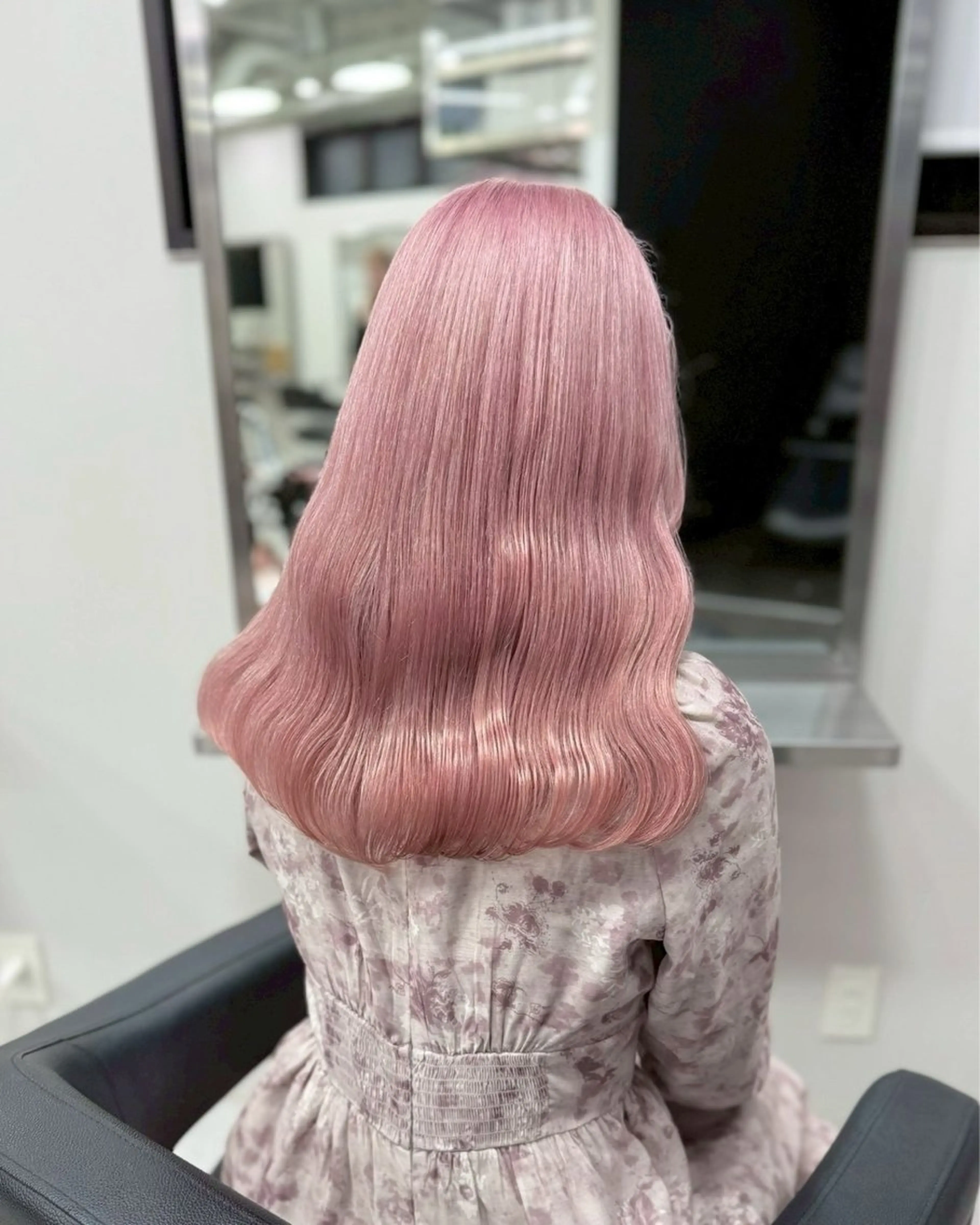 ロング カラー ブリーチ 透明感カラー ハイトーンカラー ヘアカラー ハイトーンカラー💞 くるみ🎀のヘアスタイル