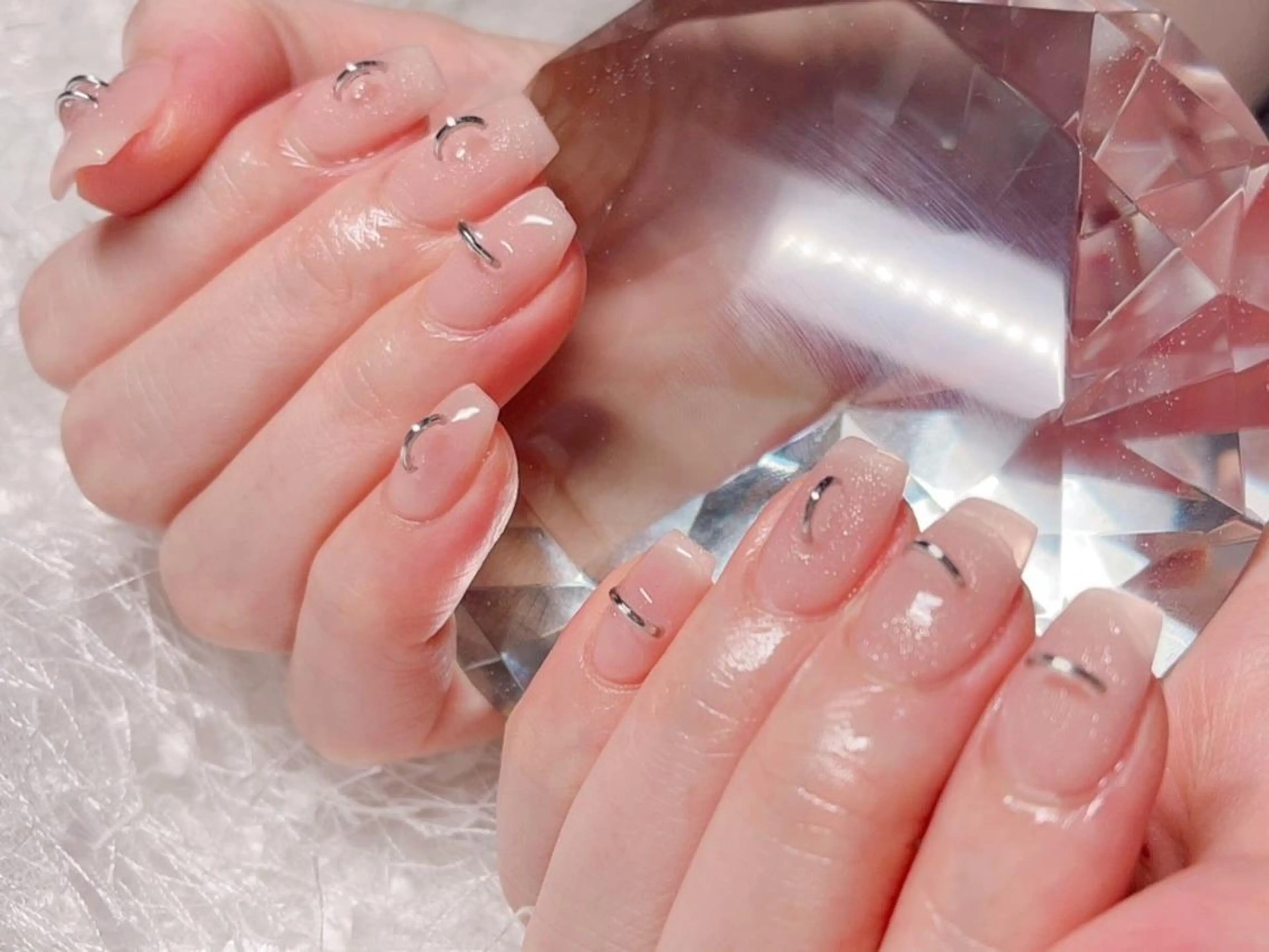 ネイル アイブロウ マツエク・マツパ 韓国風マツエク パリジェンヌラッシュリフト まつげパーマ ワンホンマツエク 結婚式・ブライダル ハンドネイル Nail&eye Belire 新宿のネイルデザイン