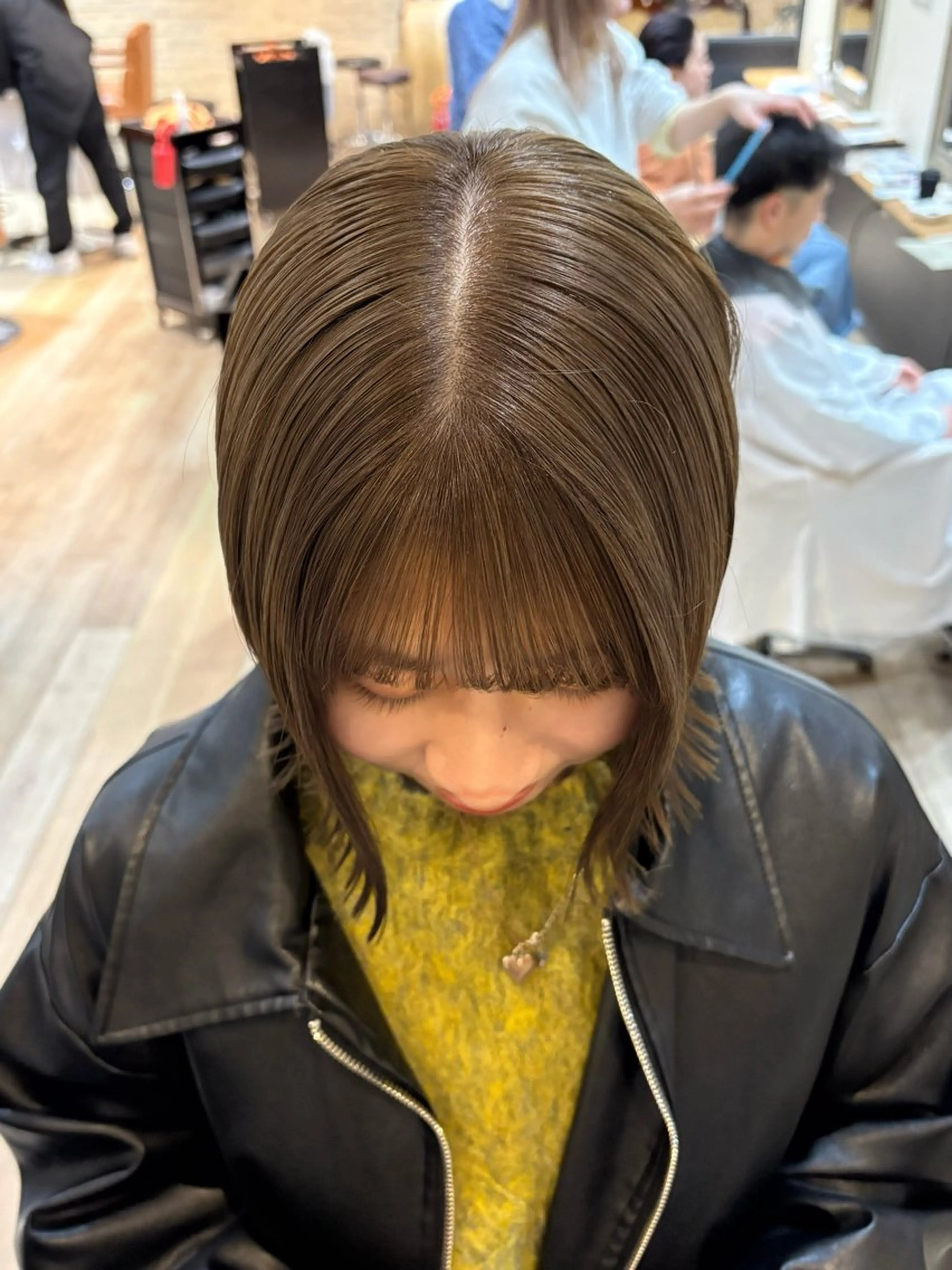 ショート カラー ヘアカラー しおり🍬 KOKORO🤍のヘアスタイル