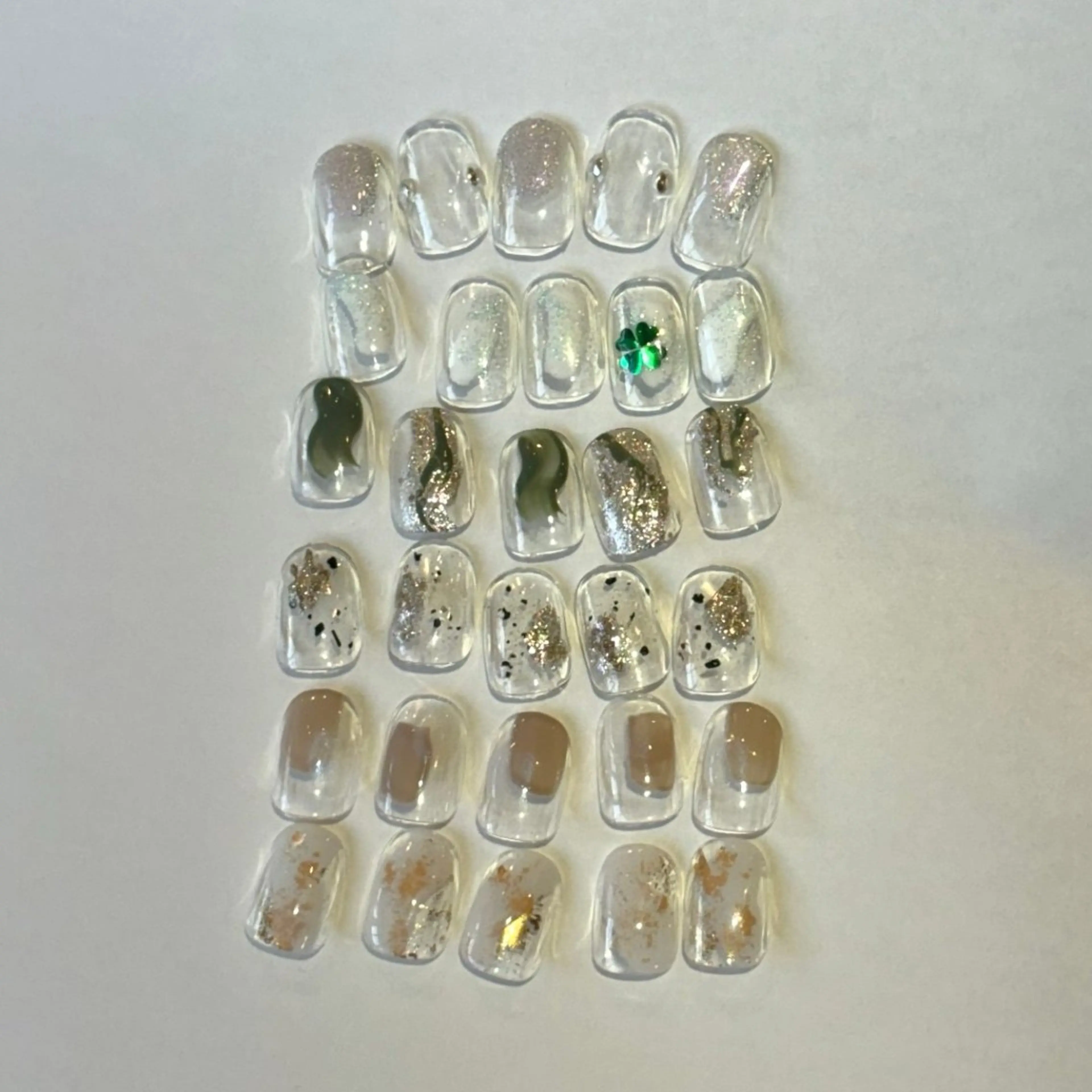 ネイル ハンドネイル ワンホン／ニュアンス Ayanoのネイルデザイン