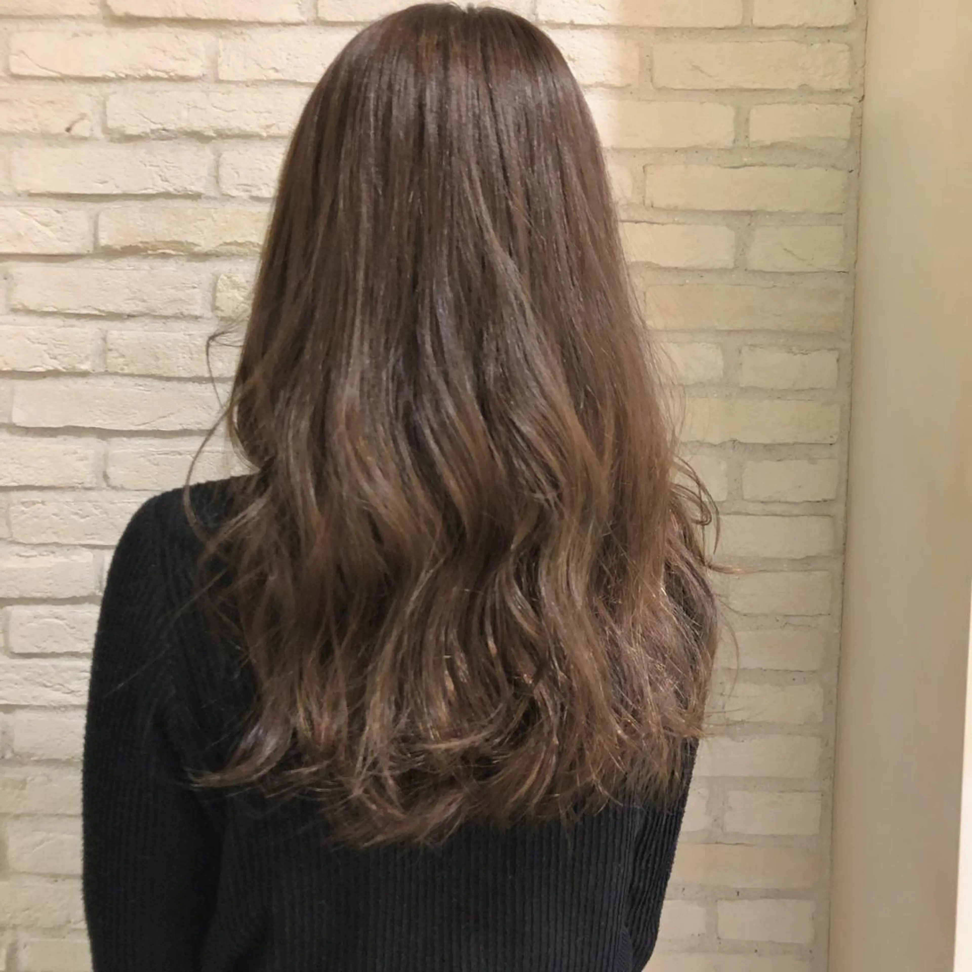 ロング カラー ベージュカラー 透明感カラー ハイライトカラー ハイライト oggi +KENJE所属・大平 美沙のヘアスタイル