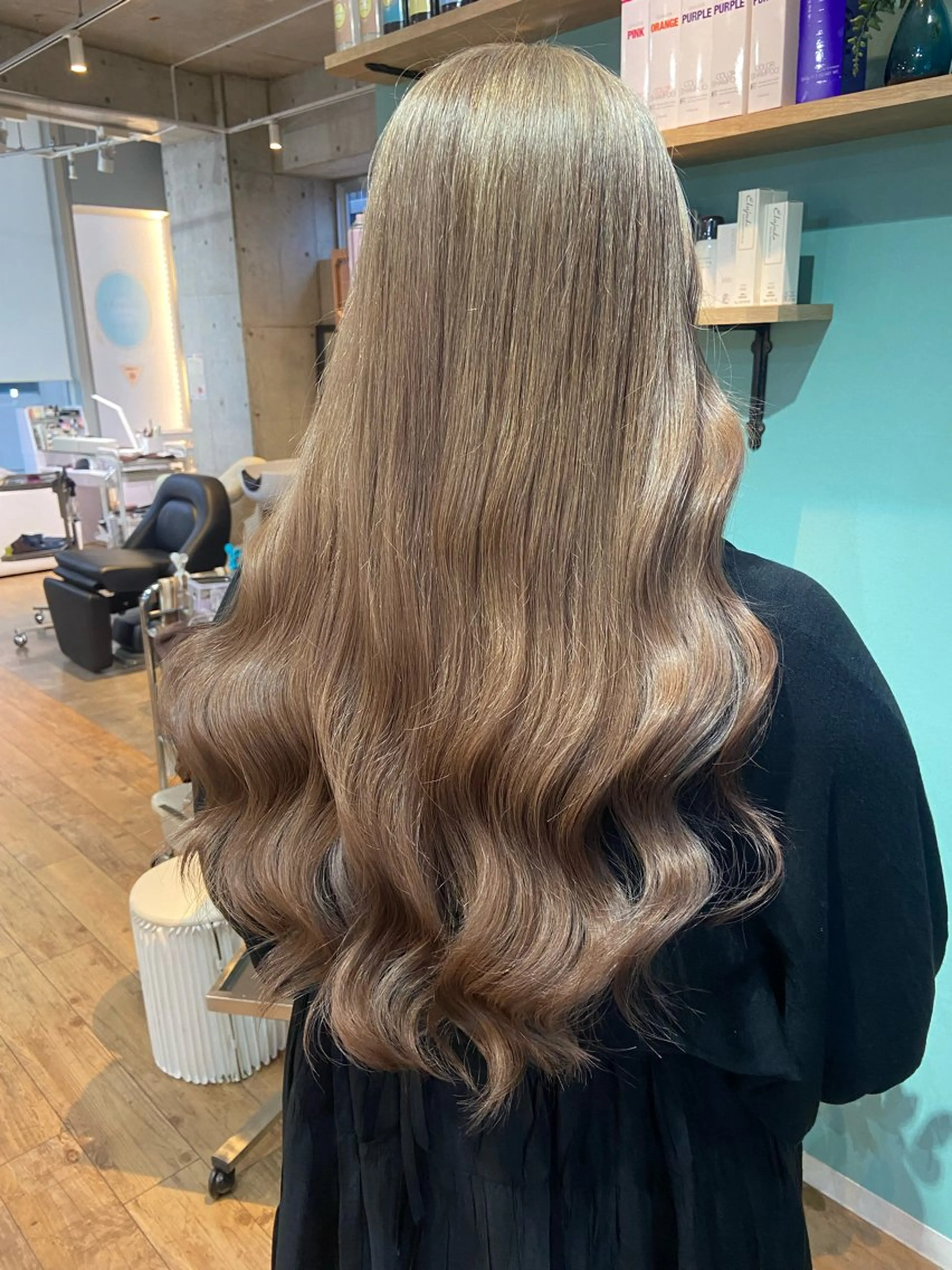 ロング カラー ベージュカラー ミルクティーベージュ ヘアカラー トリートメント 🧸プルエクステ❤︎ ネイルKAO🧸のヘアスタイル