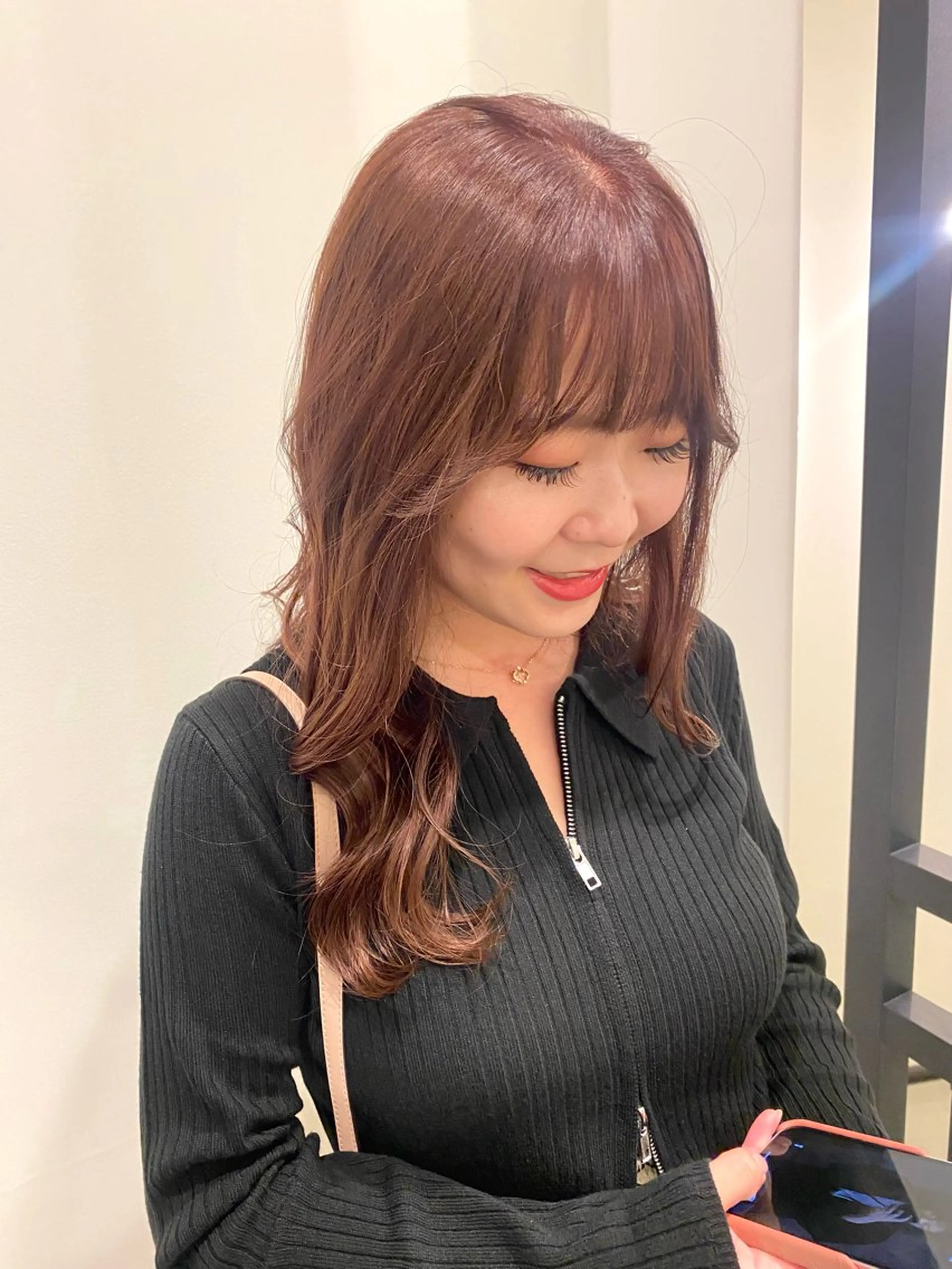 ミディアム カラー ベージュカラー ブリーチ ピンクカラー ピンクベージュ ヘアカラー 🍑 モモカ🍑のヘアスタイル