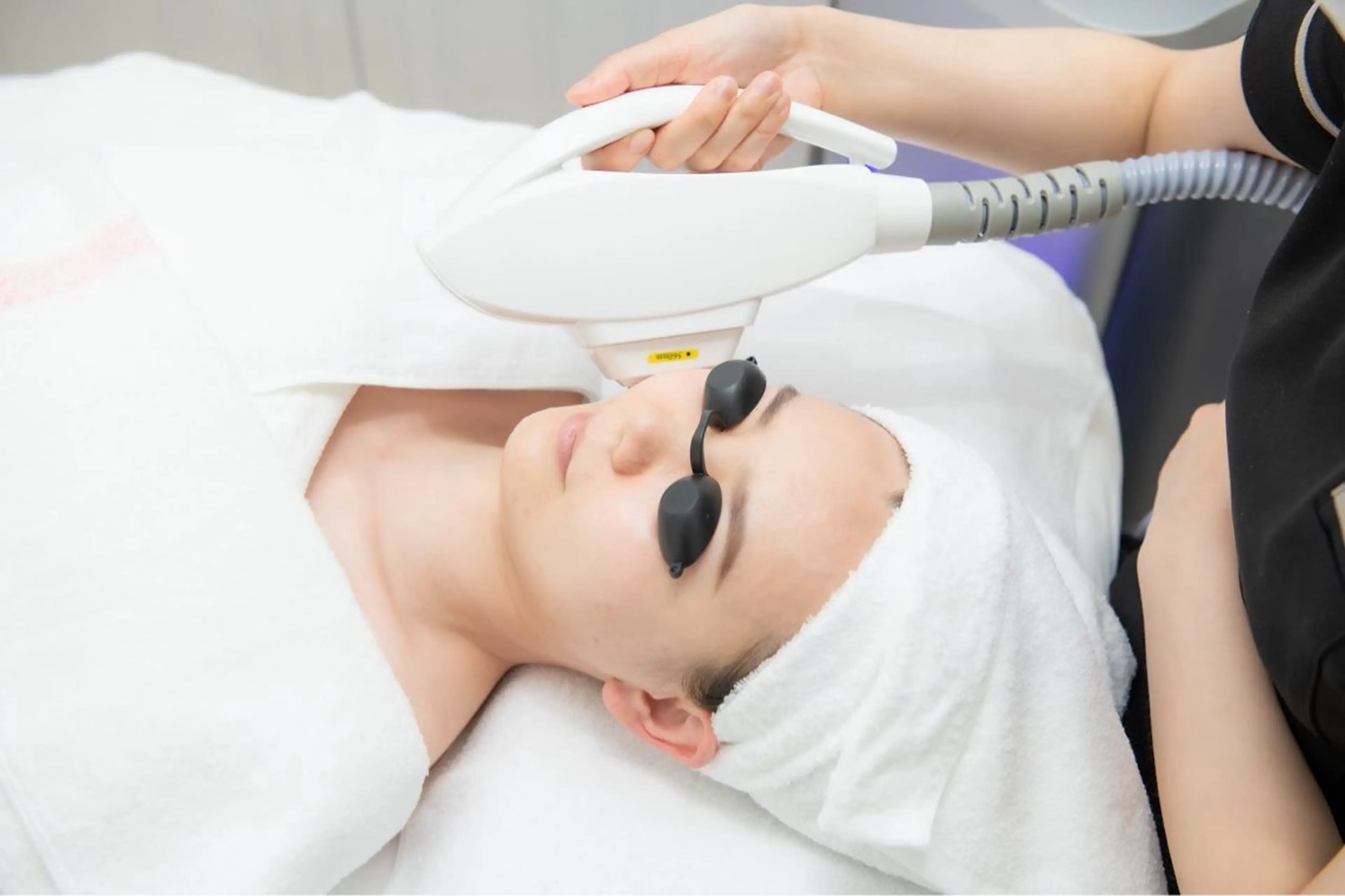 【☆感動の白さ＆ニキビケア＆毛穴＆赤み】光フェイシャルコース90分¥13000の写真