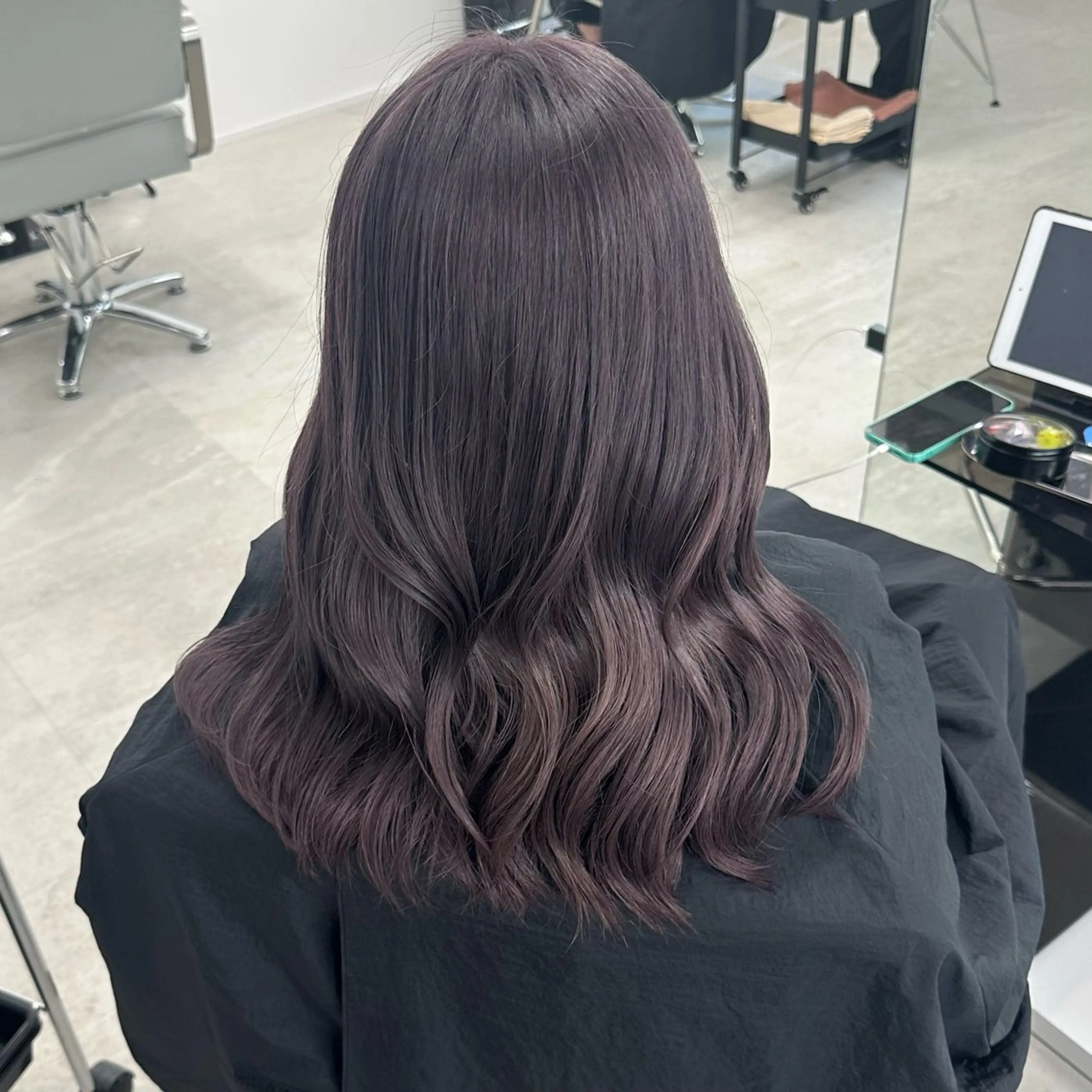 ミディアム カラー グレージュ ラベンダーカラー ラベンダーグレー ヘアカラー トリートメント REAL 心斎橋所属・ブリーチ/ベージュ /ピンク🦋ナツミのヘアスタイル