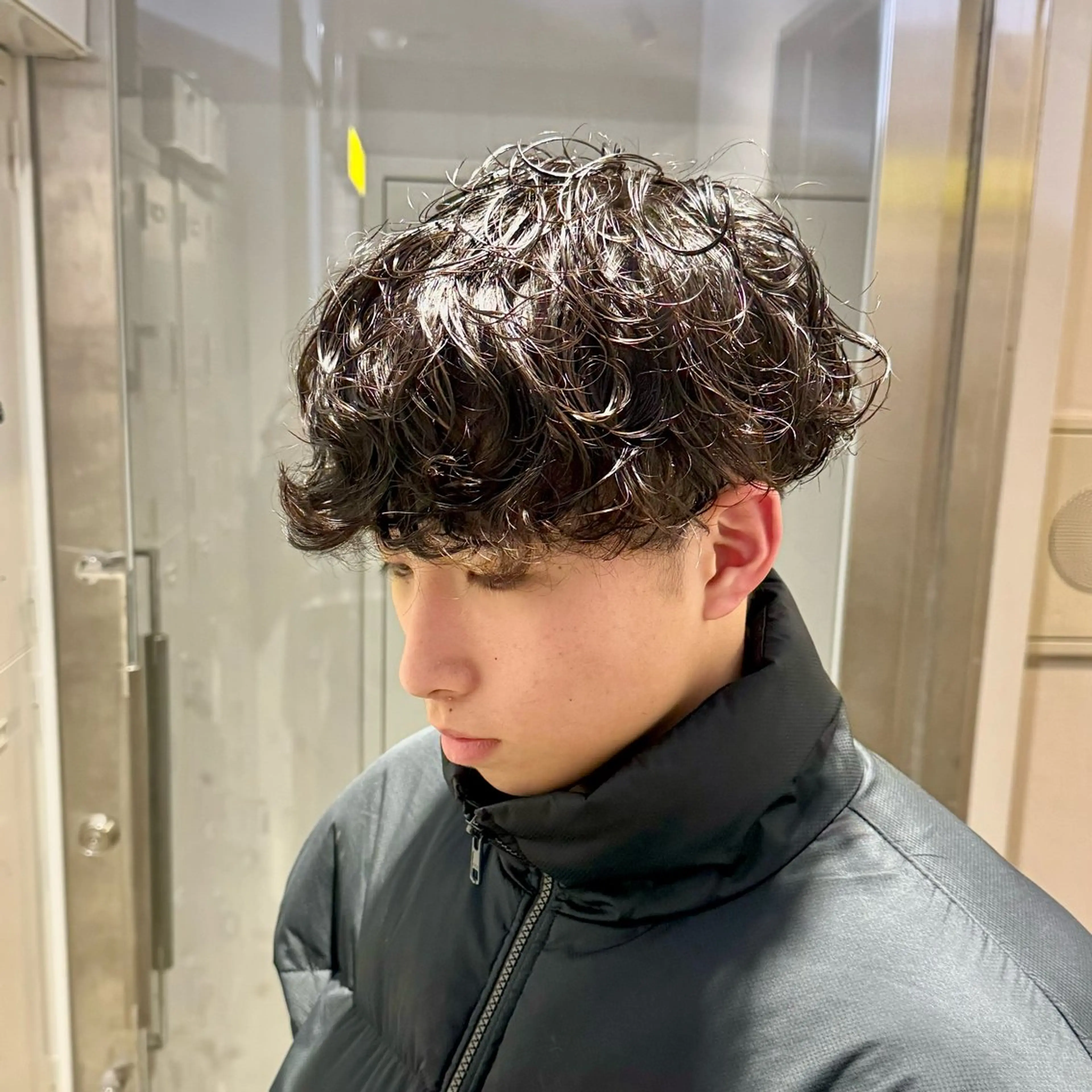 ミディアム パーマ ヘアアレンジ ミディアムパーマ カット パーマ トリートメント ヘッドスパ ヘアセット 顔まわりカット の達人のヘアスタイル