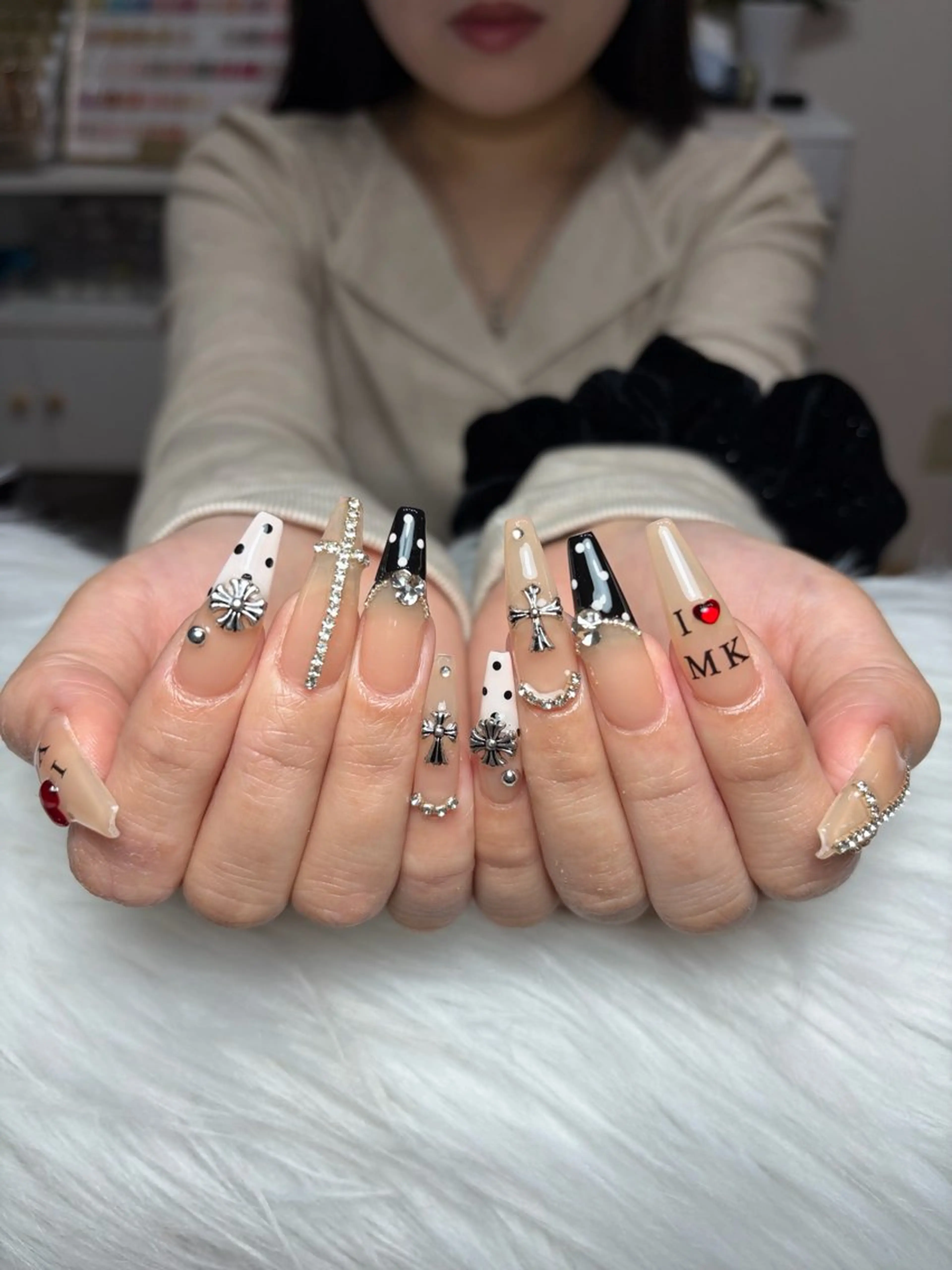 ネイル アートネイル 長さ出し ジェルネイル マグネットネイル ニュアンスネイル ハンドネイル Cloudy Chan Nailのネイルデザイン