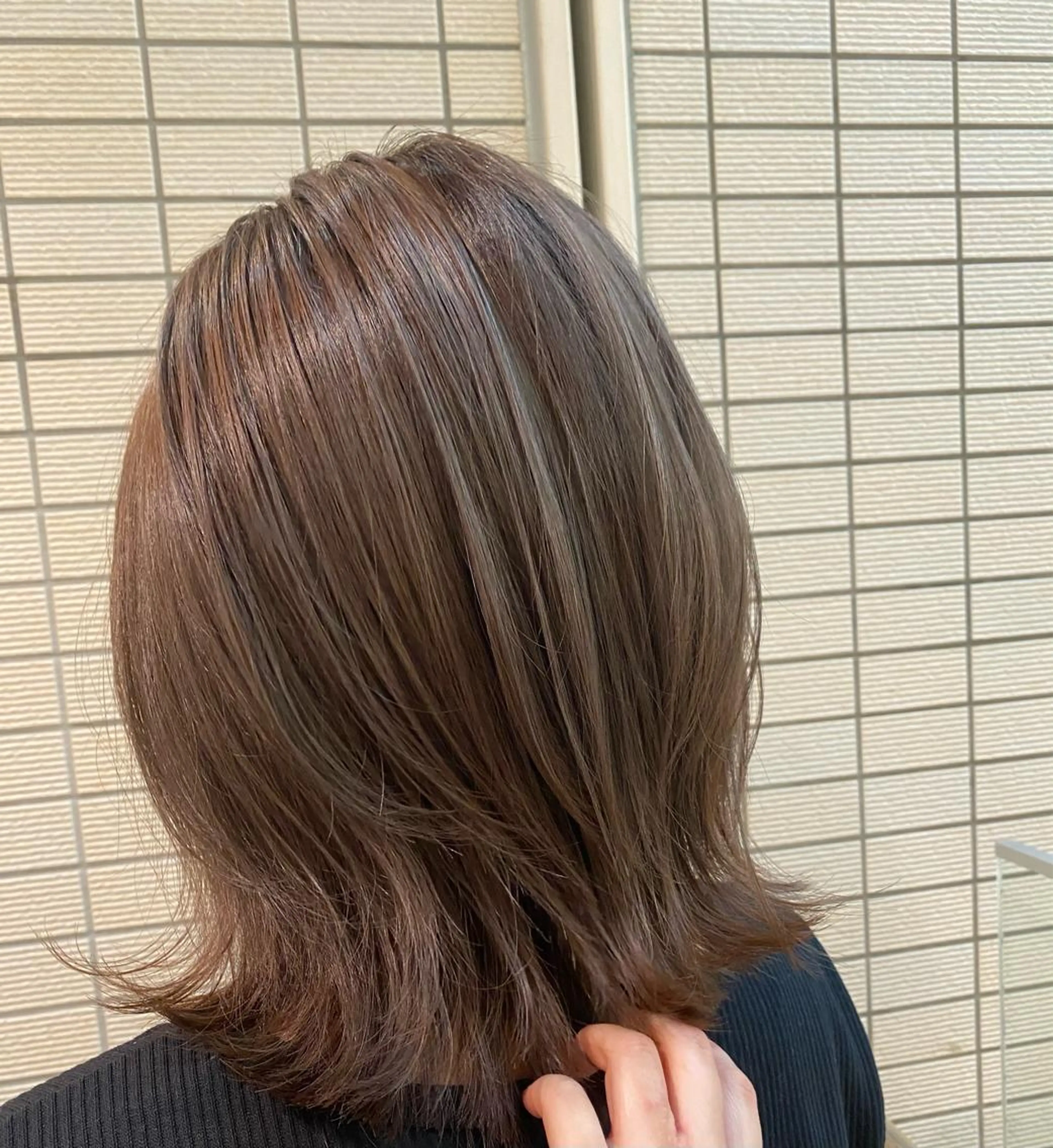 ミディアム カラー グレージュ レイヤーカット 外ハネヘア miiia lash所属・miiia lashのマツエク・マツパデザイン