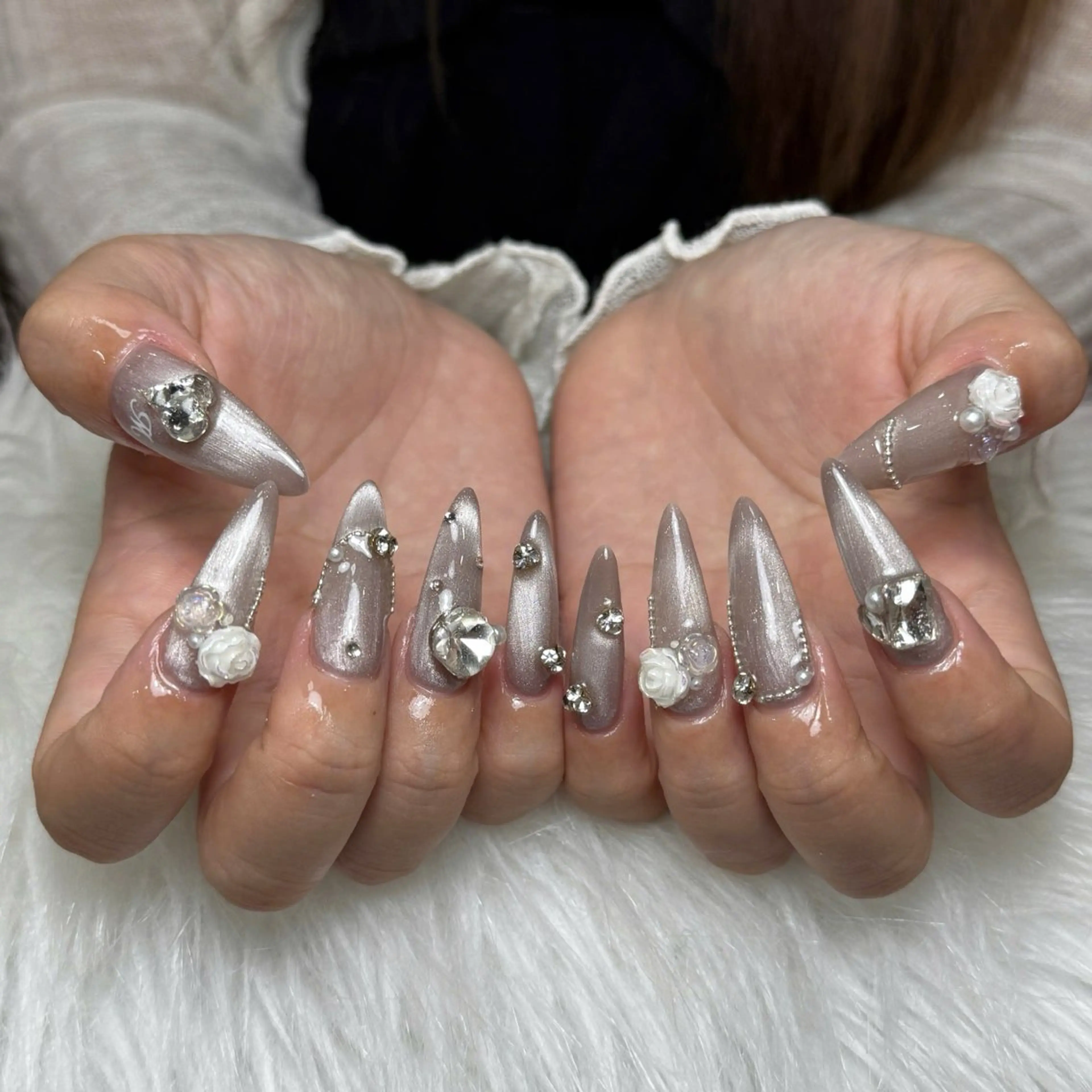 ネイル オーロラネイル フットネイル フレンチネイル ジェルネイル ガラスフレンチ Michi_Nails_Salon所属・Michi Nail Staffのネイルデザイン