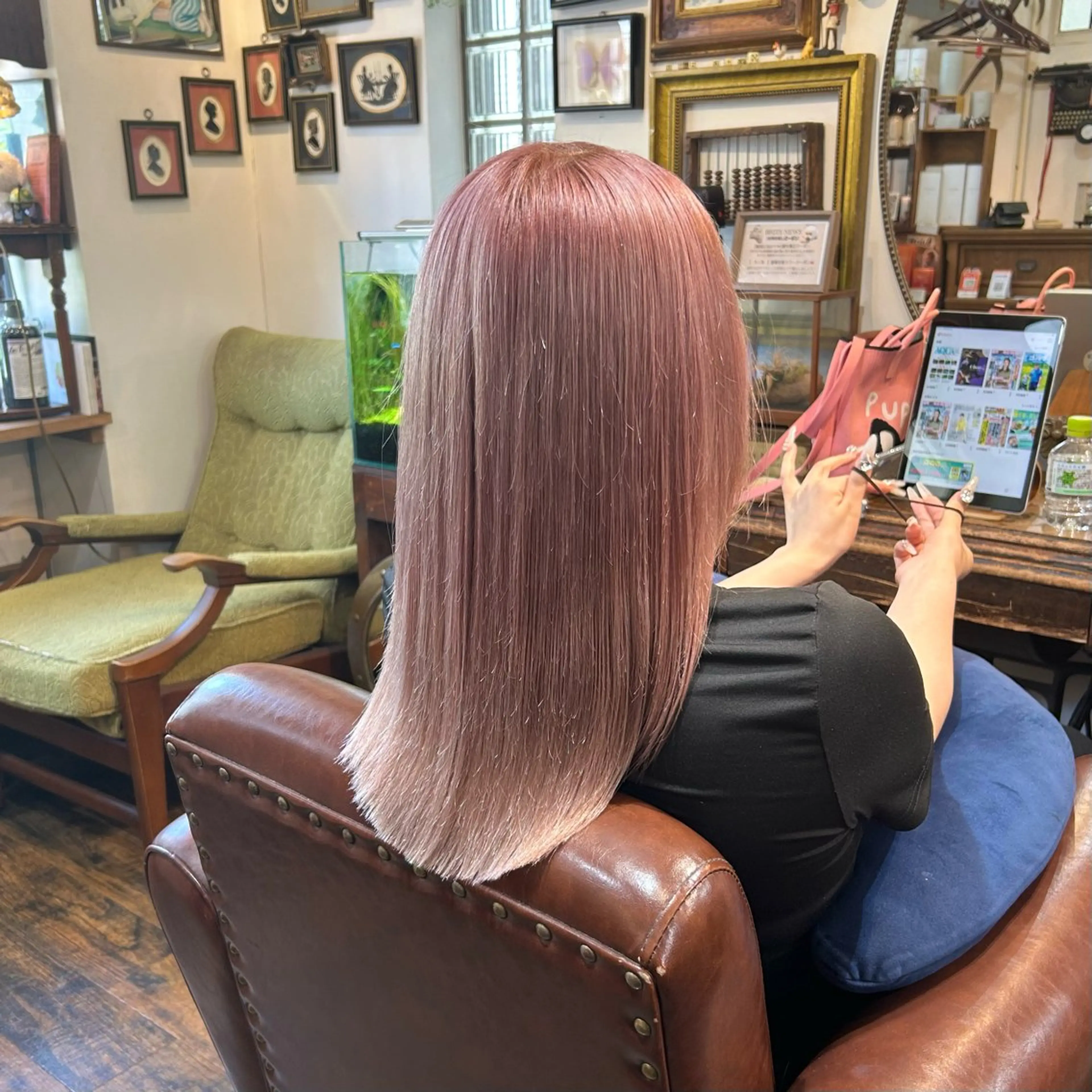 ミディアム カラー ブリーチ ピンクカラー カット ヘアカラー トリートメント BRITS 渡辺 菜々子のヘアスタイル