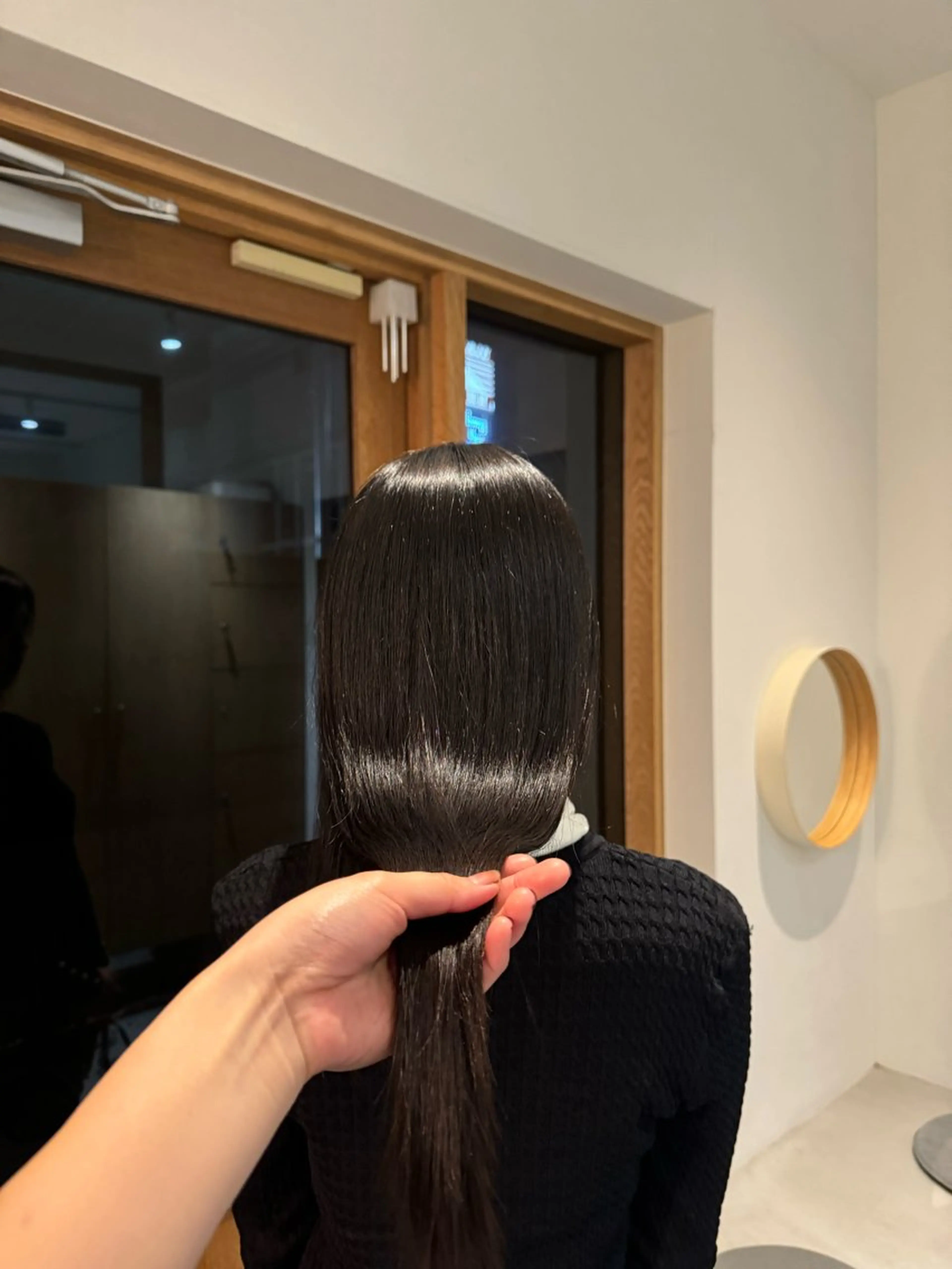 ロング パーマ 縮毛矯正 hina 🛋️ブリーチカラーのヘアスタイル