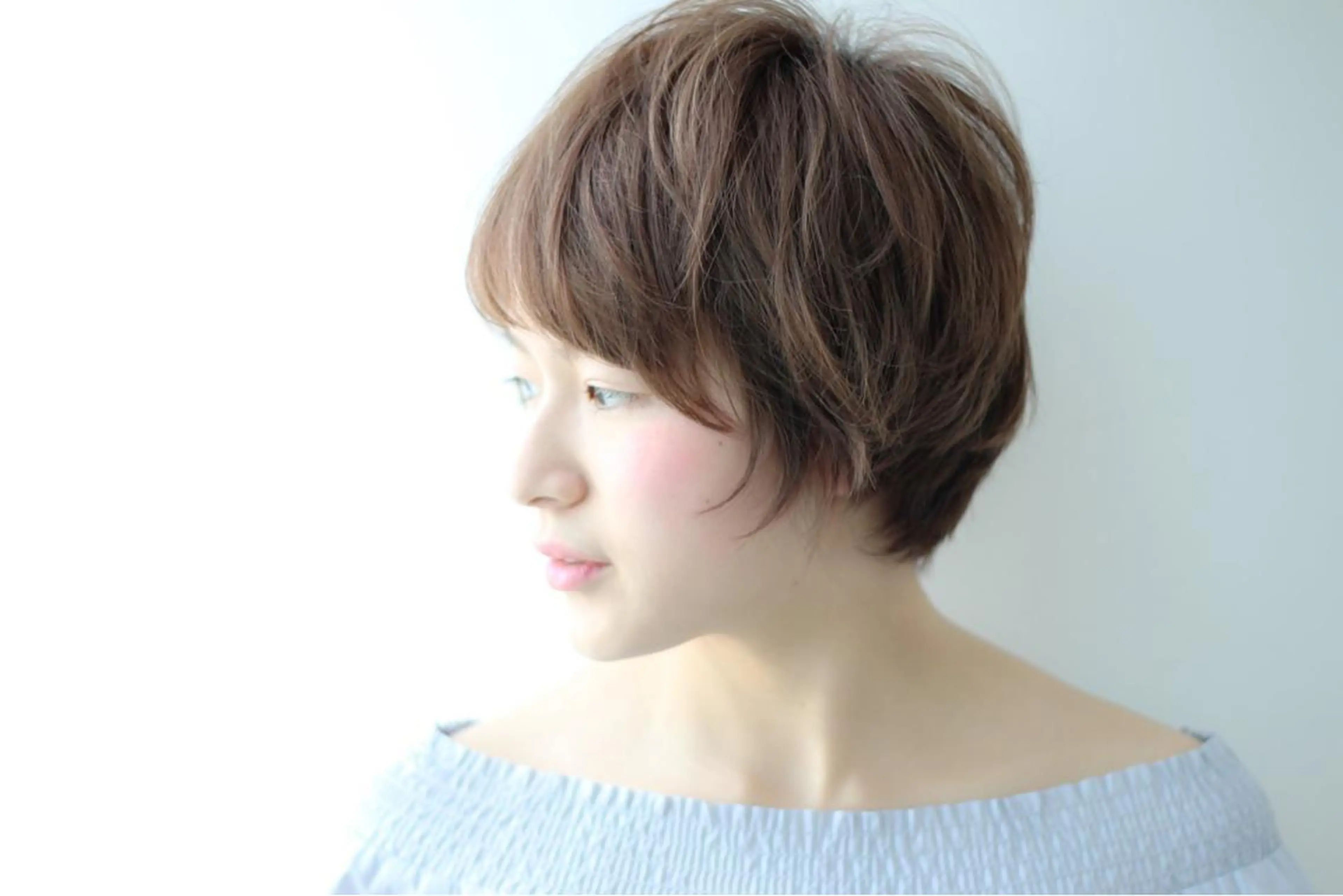 ショート レイヤーカットのプロ 大人ヘア宮森貴志のヘアスタイル