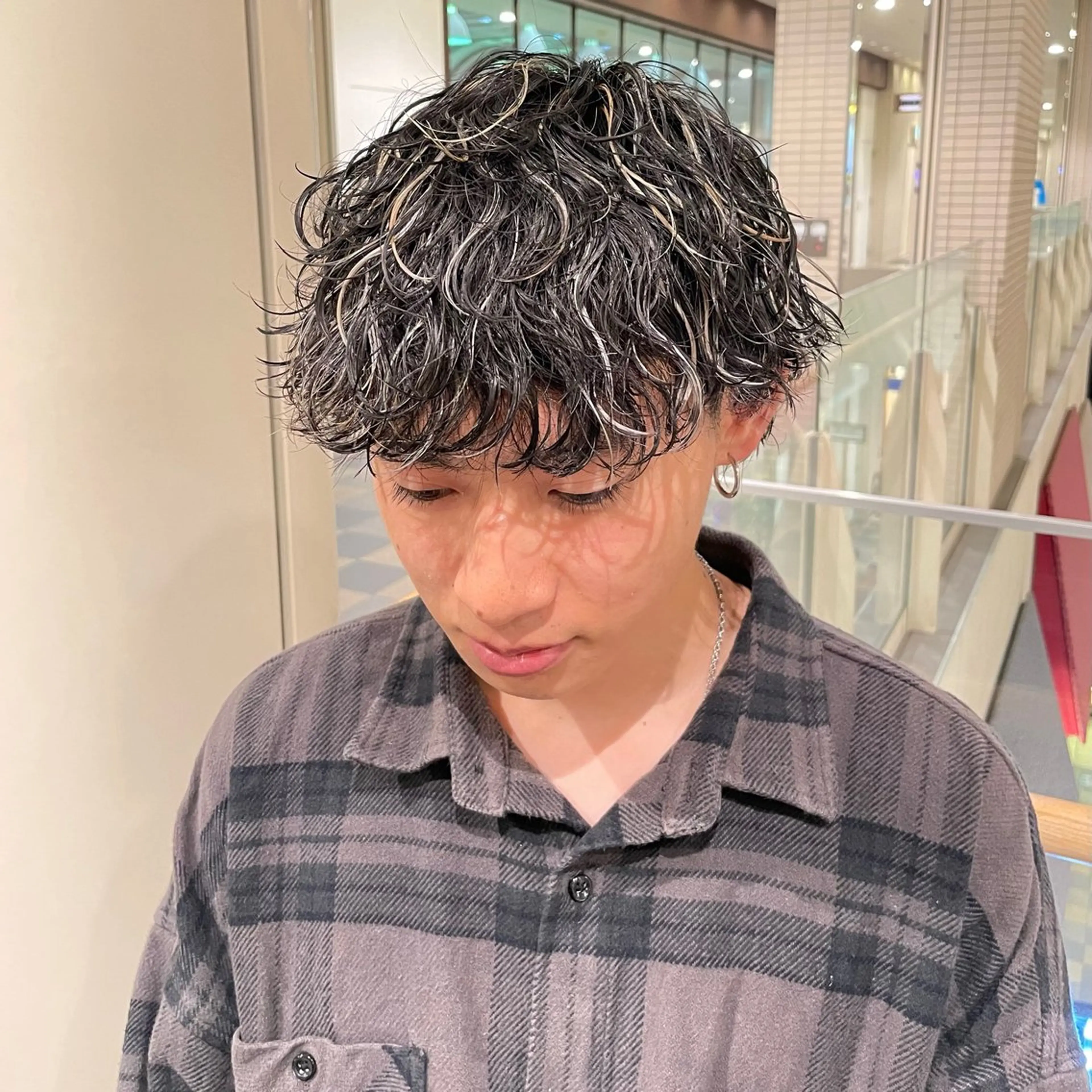 パーマ 岡 大斗のヘアスタイル
