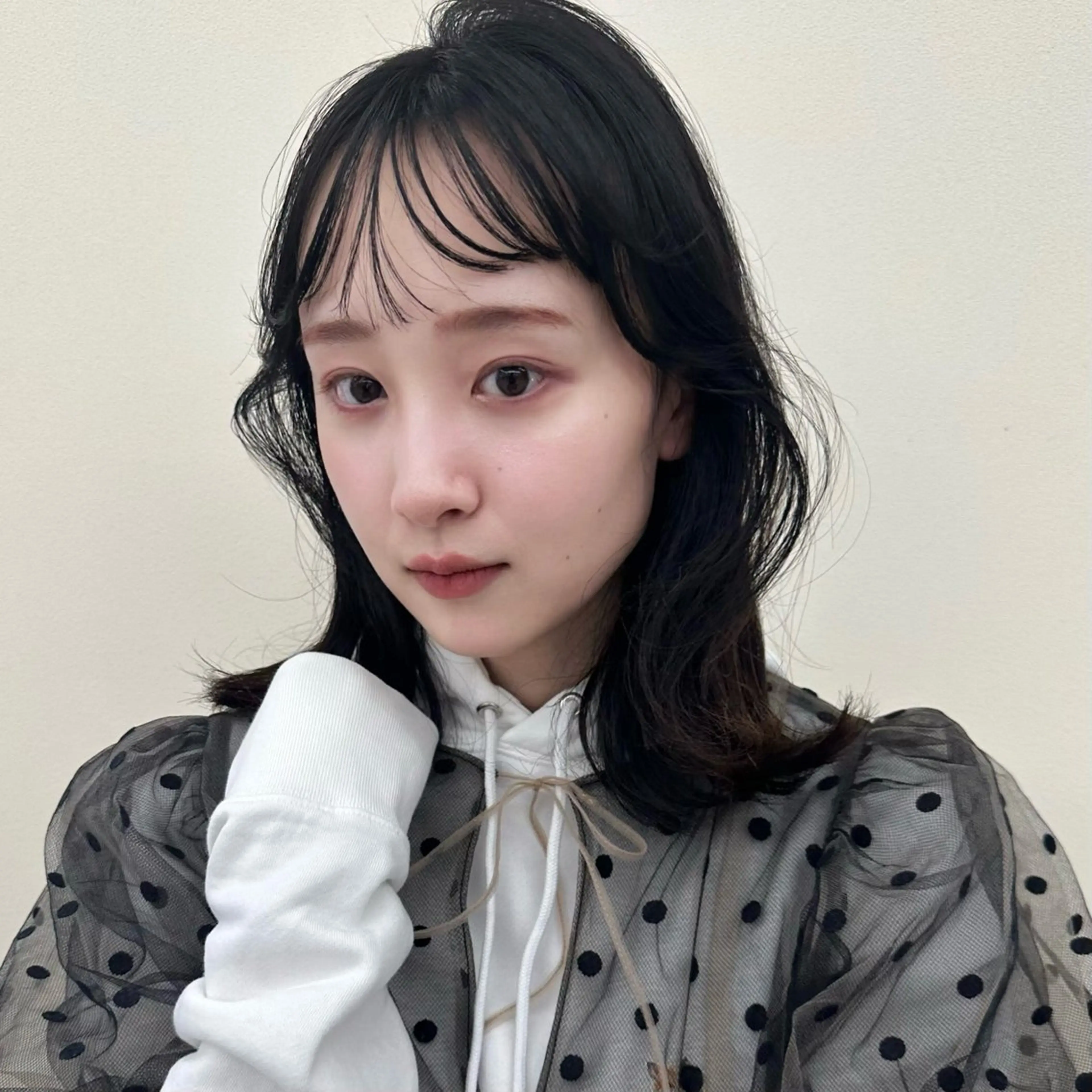 ミディアム カラー パーマ ヘアアレンジ 透明感カラー ボブ ヨシンモリ 韓国風ヘア レイヤーカット ニシダヒカリ🌙 髪質改善×似合わせのヘアスタイル