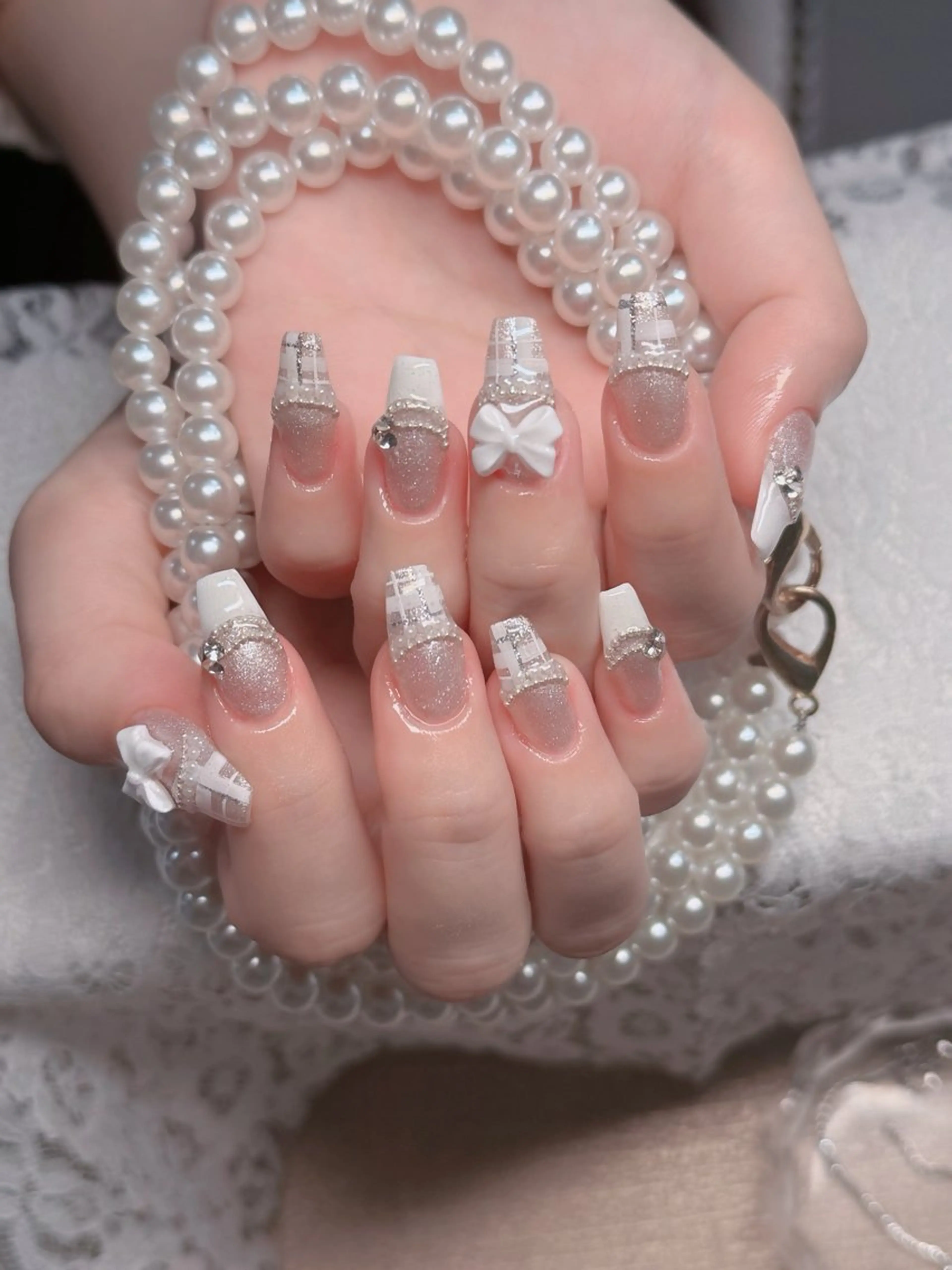 ネイル フレンチネイル ジェルネイル ガラスフレンチ ハロウィン ハート ハンドネイル H.baby Nail Salonのネイルデザイン