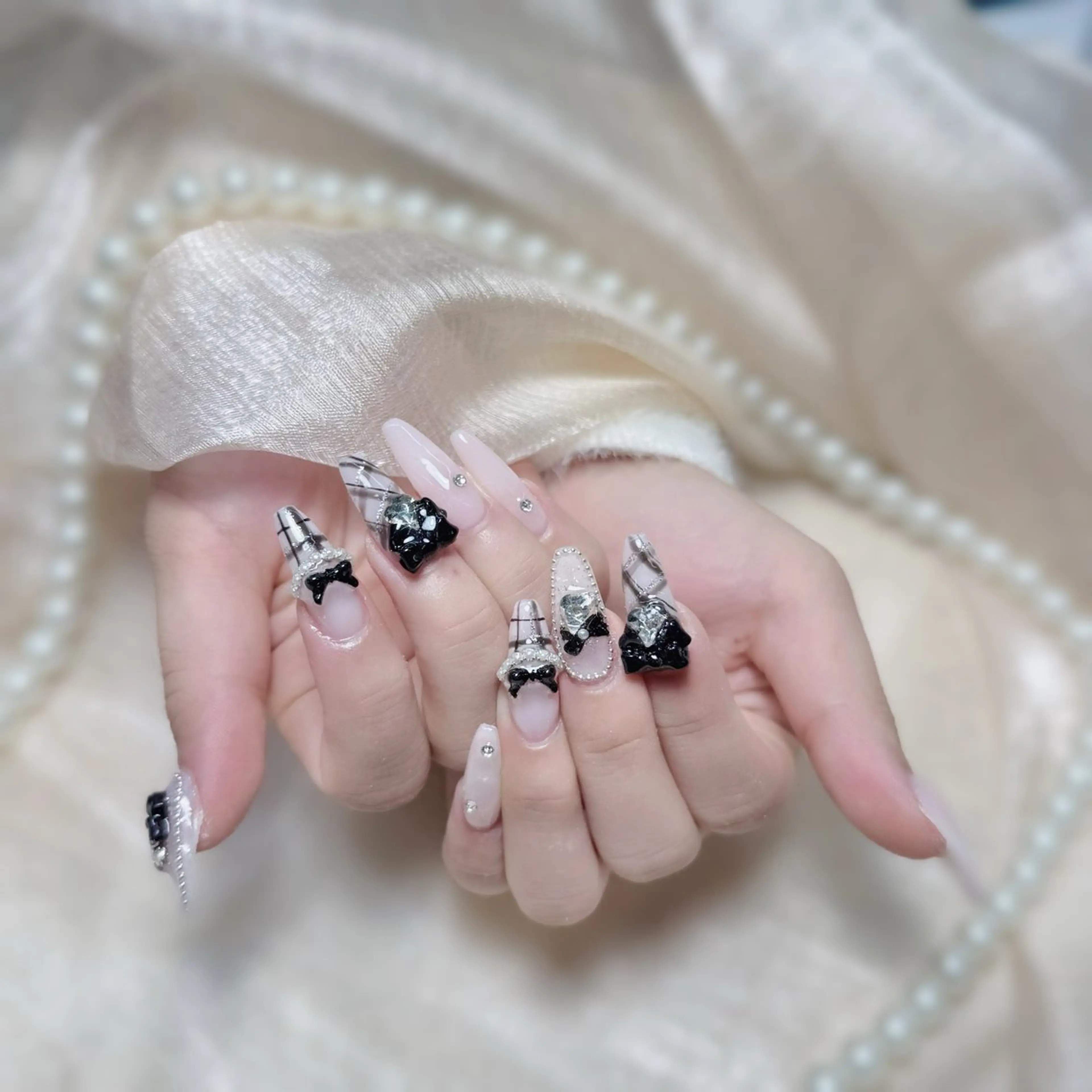 ネイル ハンドネイル ハンドケア いちご chan novaのネイルデザイン