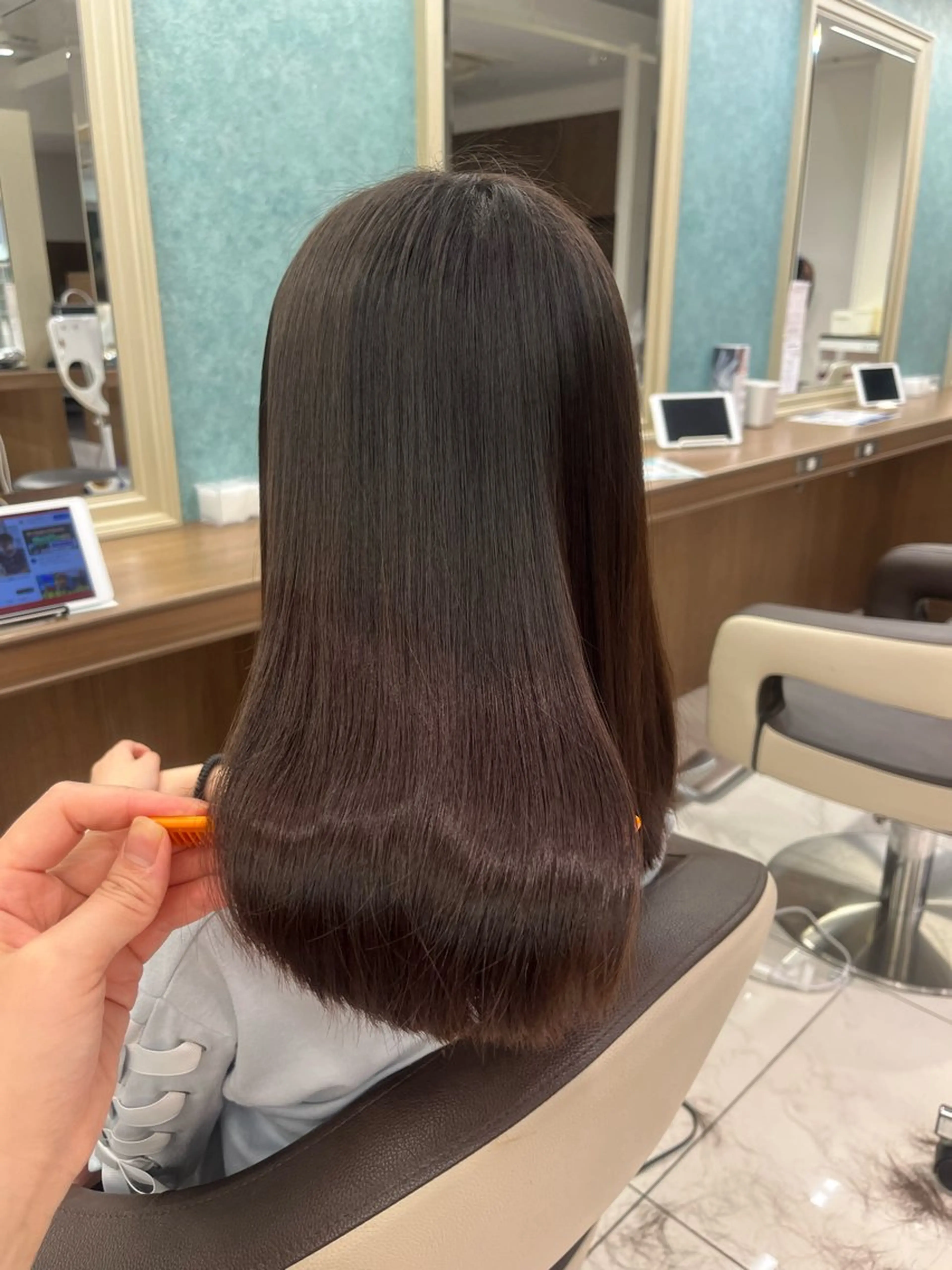 ロング 縮毛矯正 西山梨々【12/1〜 産休を頂きます🎀】のヘアスタイル