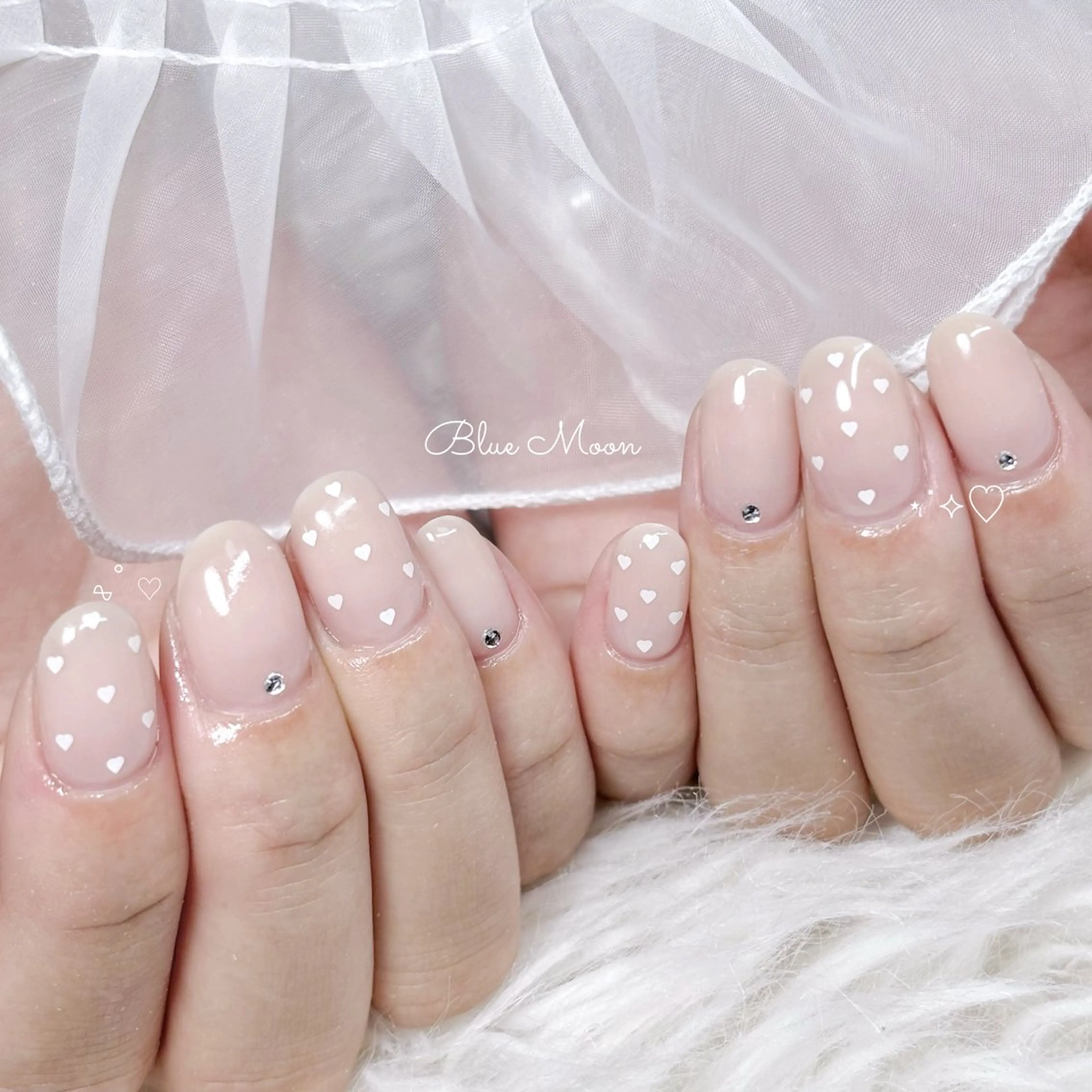 ネイル ストーンネイル ハンドネイル フットネイル ハンドケア nail salon Blue Moonのネイルデザイン