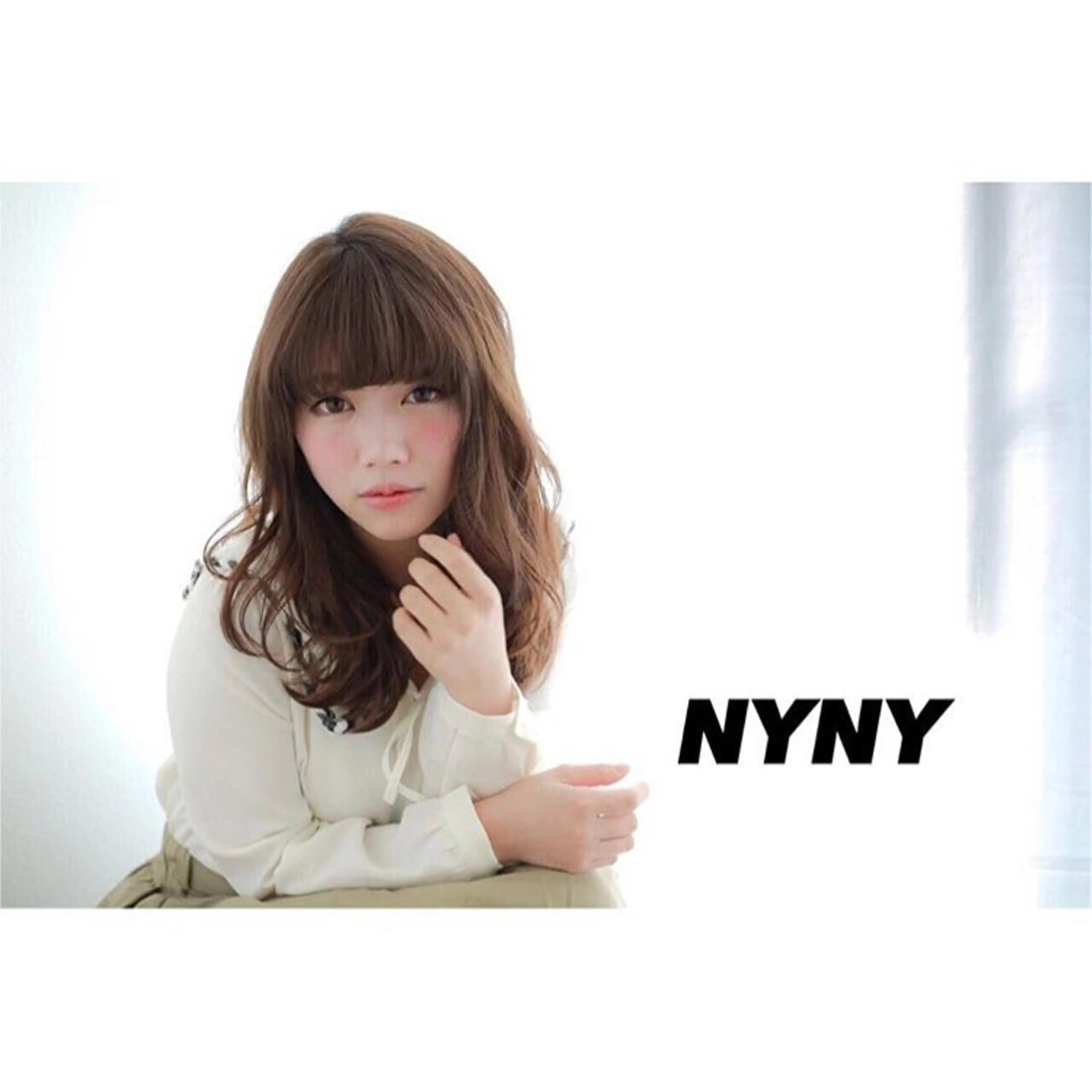 セミロング パーマ 高木 麻知子のヘアスタイル