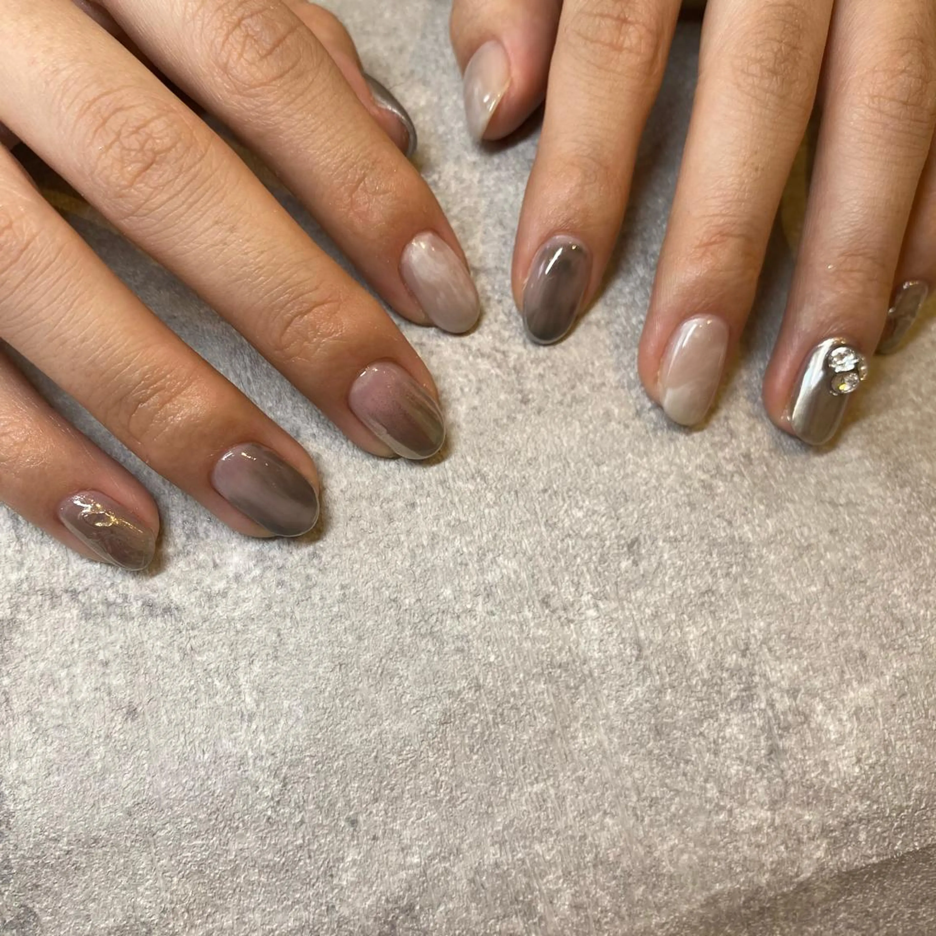 ネイル ミラーネイル ニュアンスネイル ストーンネイル ハンドネイル NailAVANCE miyuのネイルデザイン