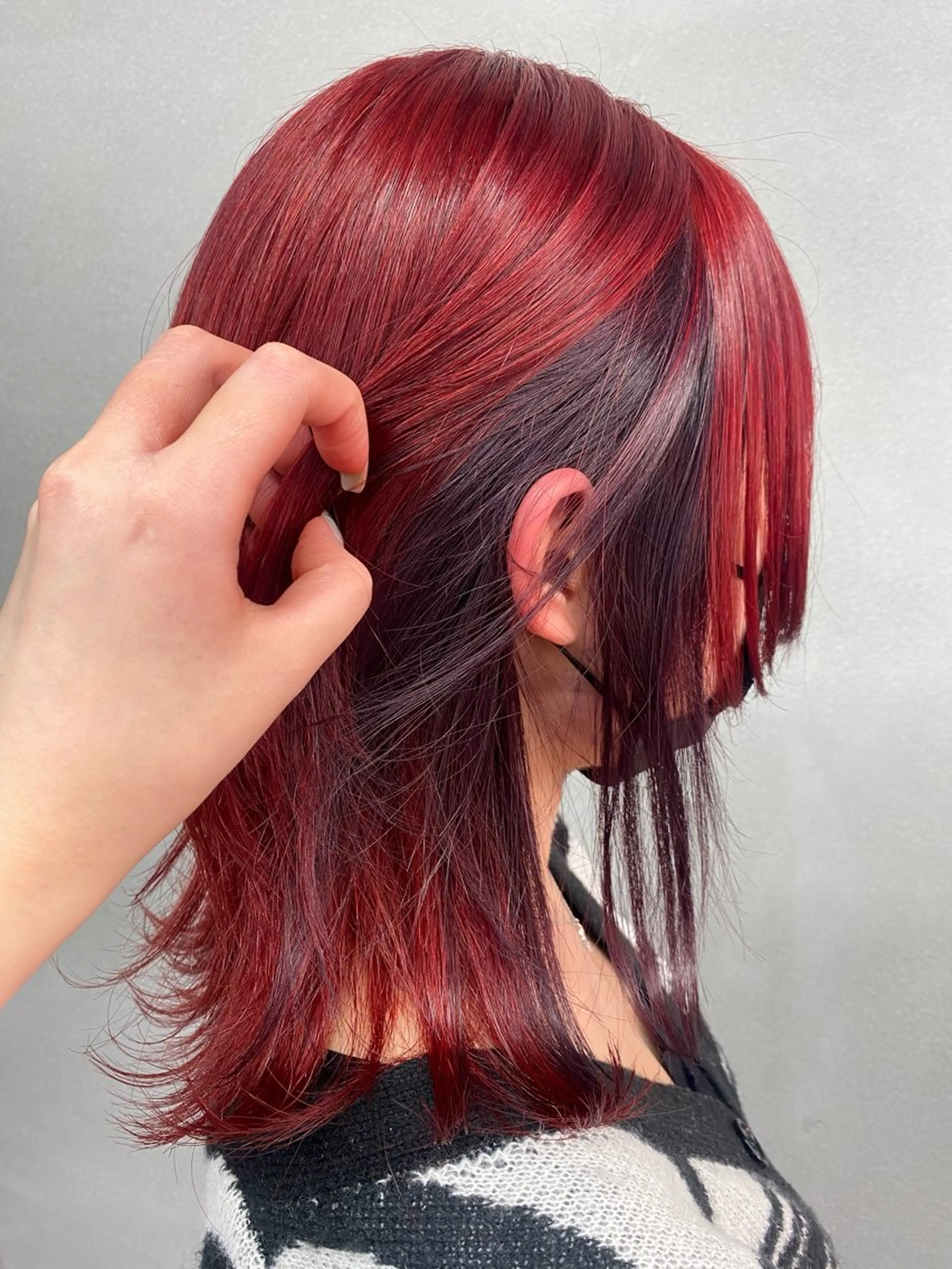 セミロング カラー ブリーチ カシス ピンクカラー レッドカラー 柏 デザインカラー/ レイヤー🐣シオリのヘアスタイル