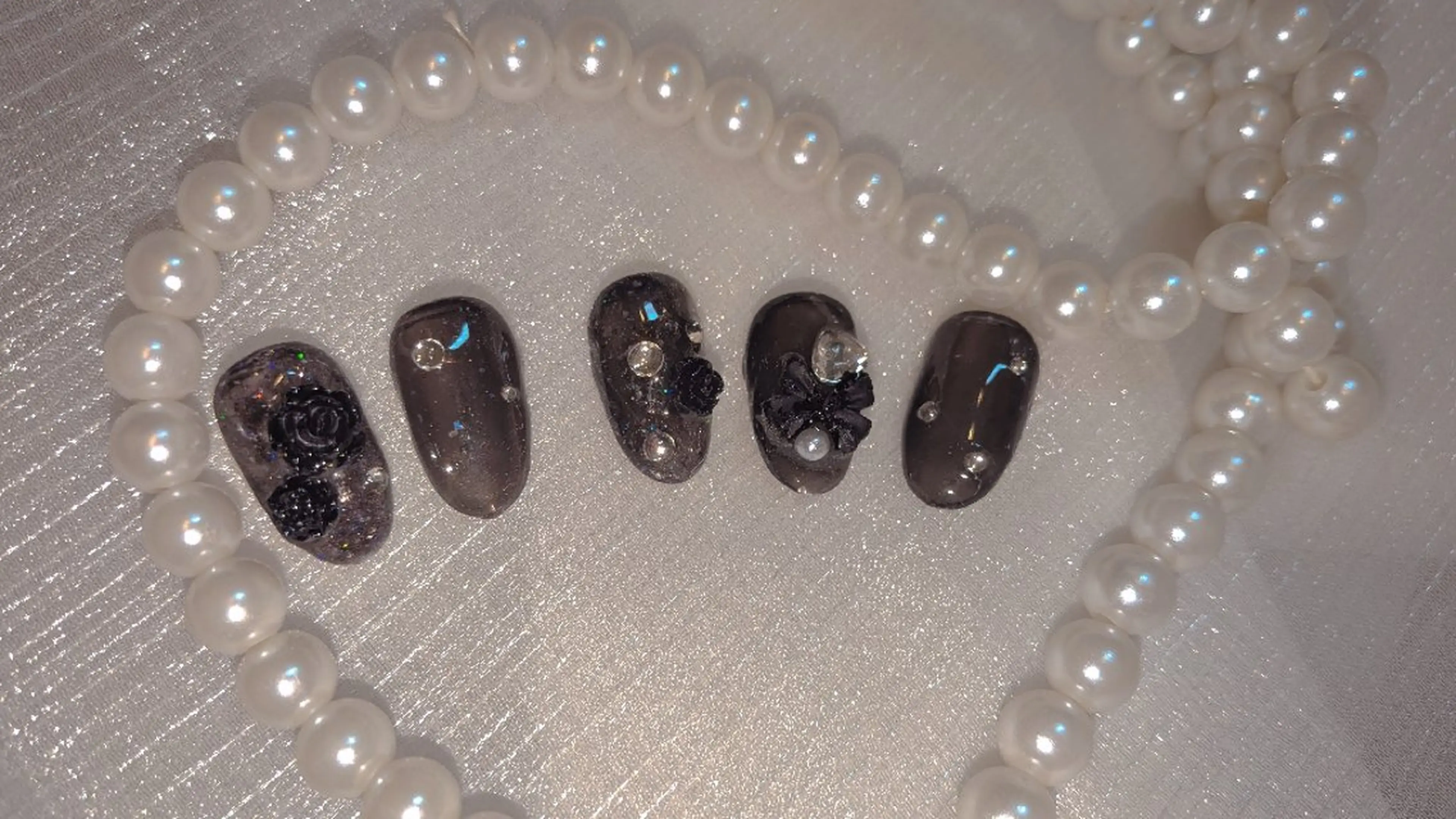 ネイル ジェルネイル キラキラネイル ラメ(グリッター) ソフトジェル ハンドネイル フィルイン、長さ出し 深爪矯正のネイルデザイン