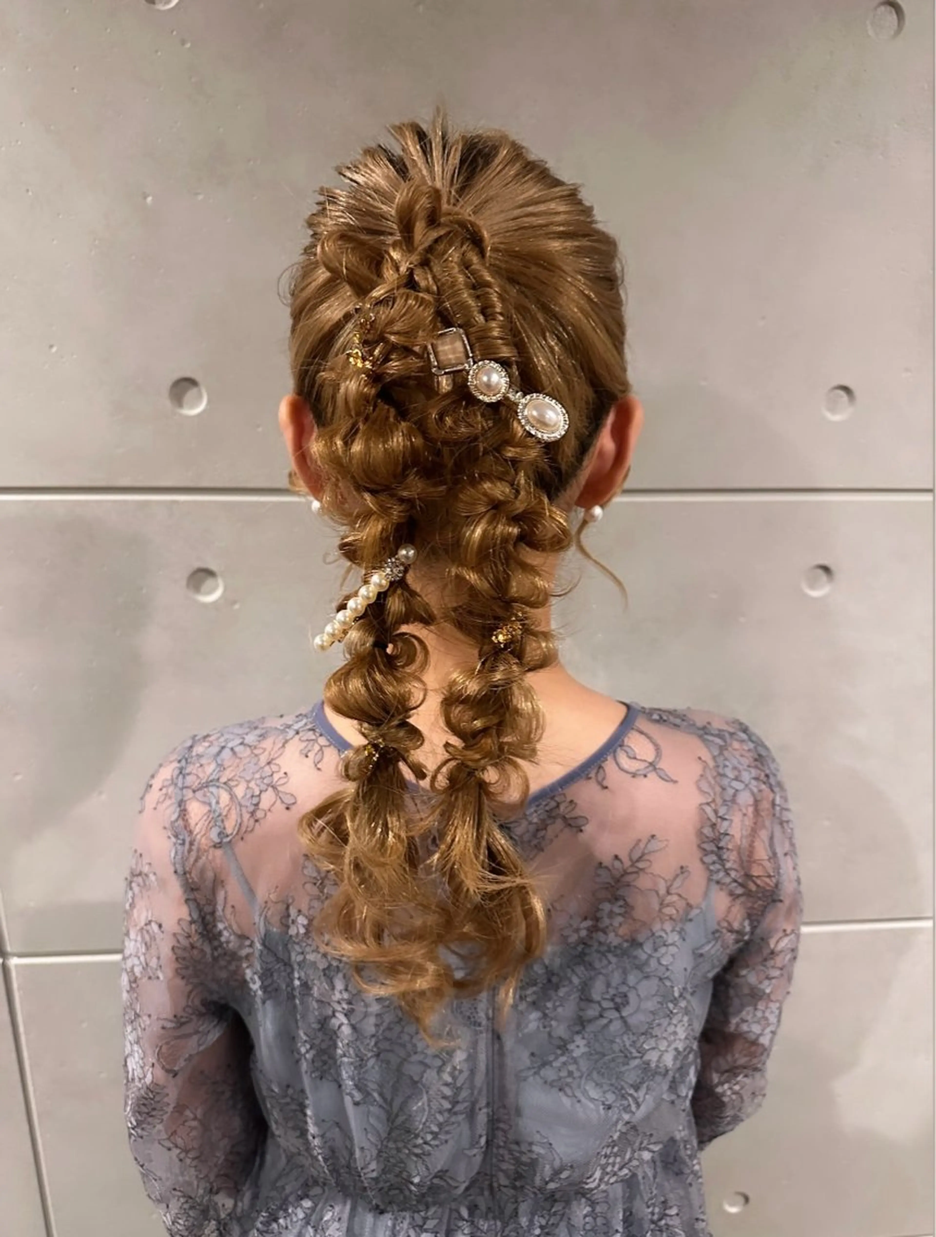 ロング ヘアアレンジ 吉野 華乃のヘアスタイル